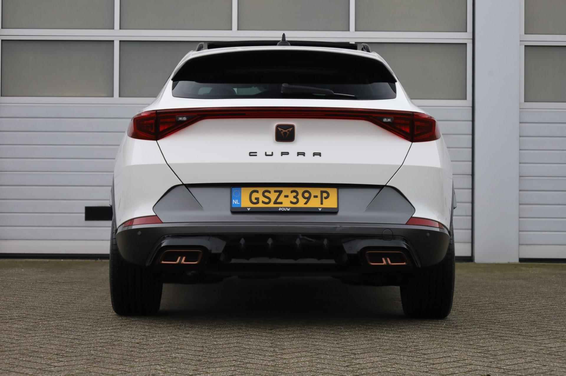 CUPRA Formentor 1.4 e-Hybrid 204pk DSG | SoH 100%| Panoramadak | Navigatie | Stoelverwarming | Achteruitrijcamera - 17/48