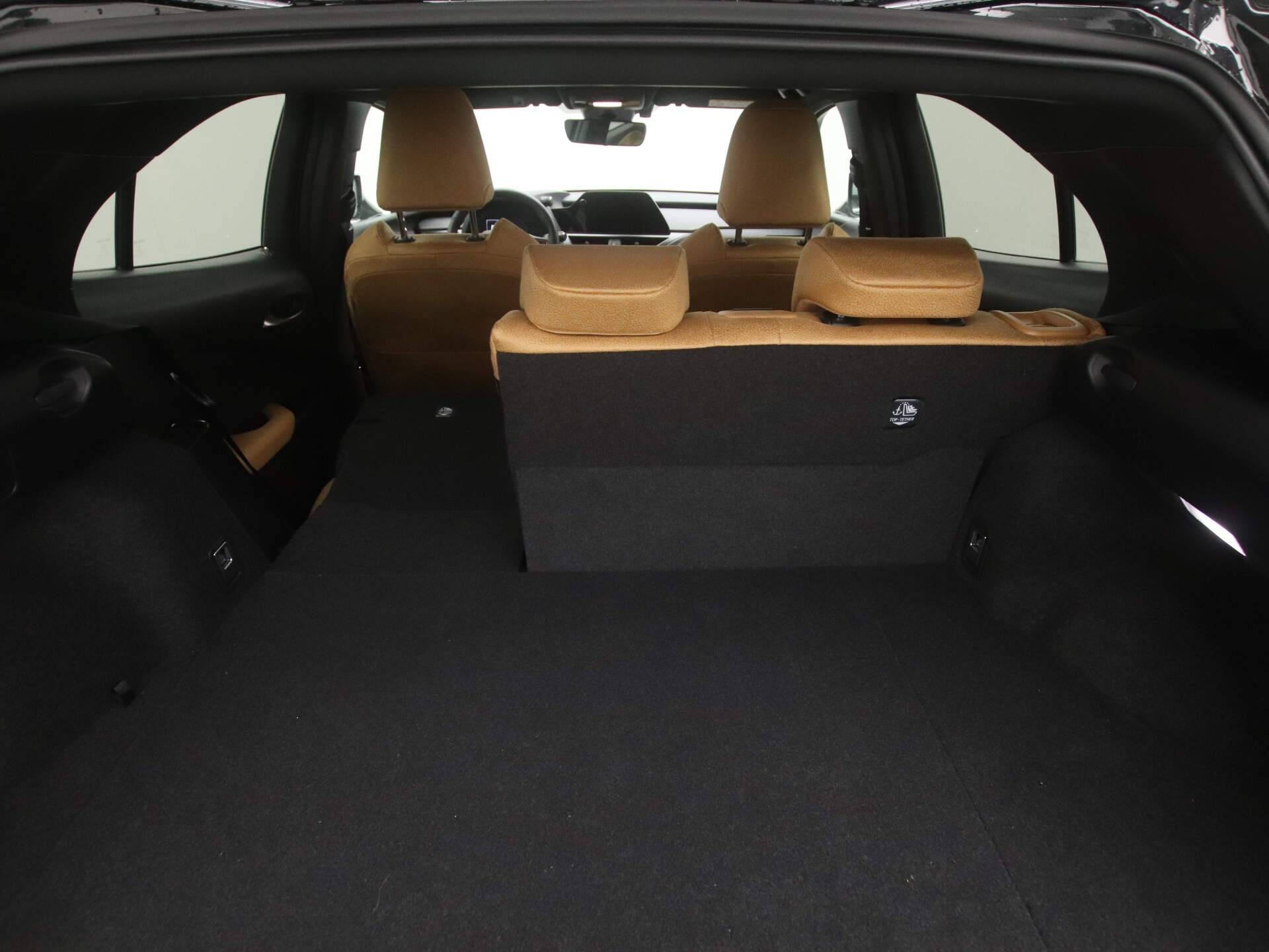 Lexus UX 250h Preference Line *Demo* | Apple Carplay / Android Auto | - 32/39