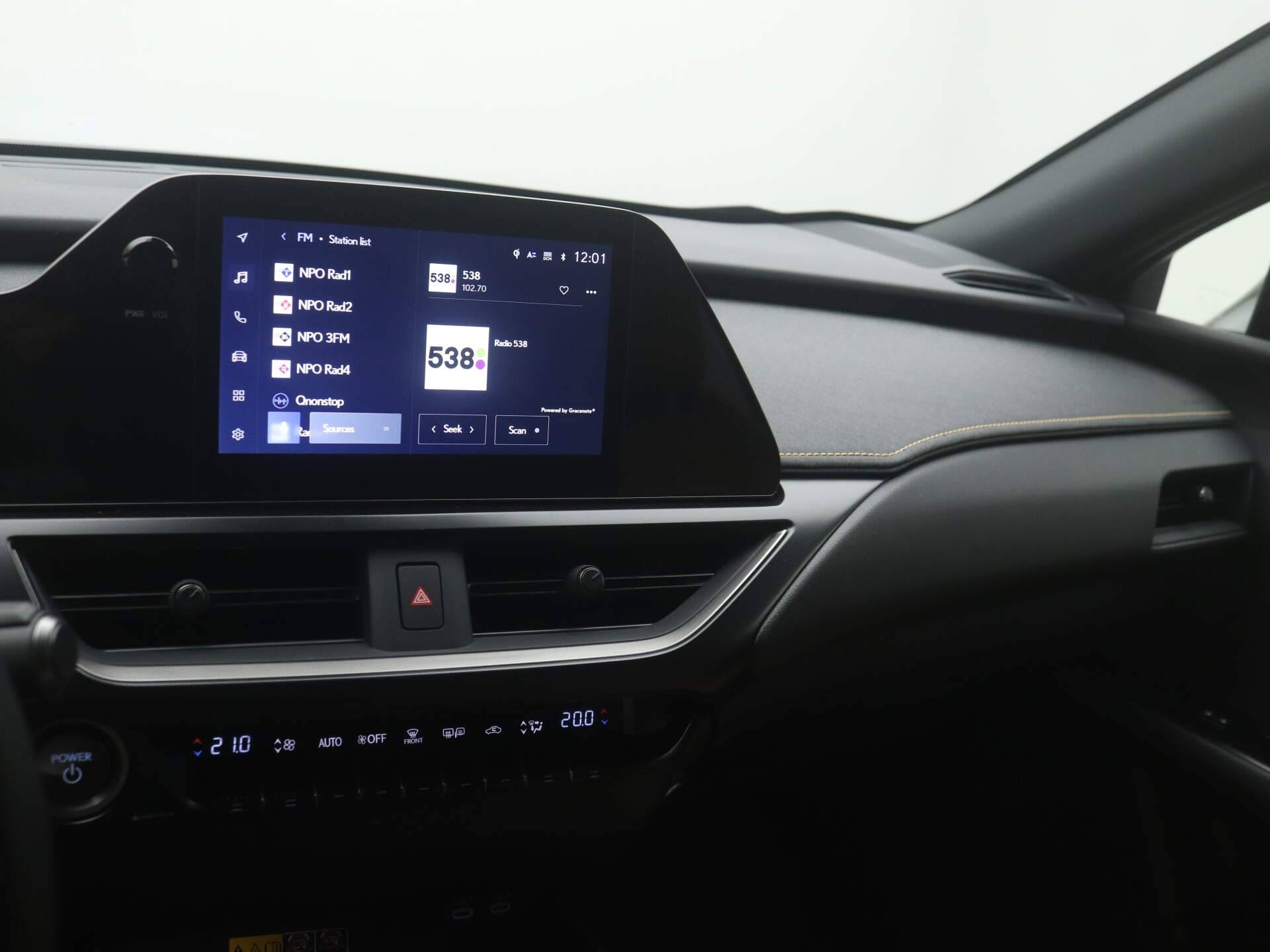 Lexus UX 250h Preference Line *Demo* | Apple Carplay / Android Auto | - 37/39