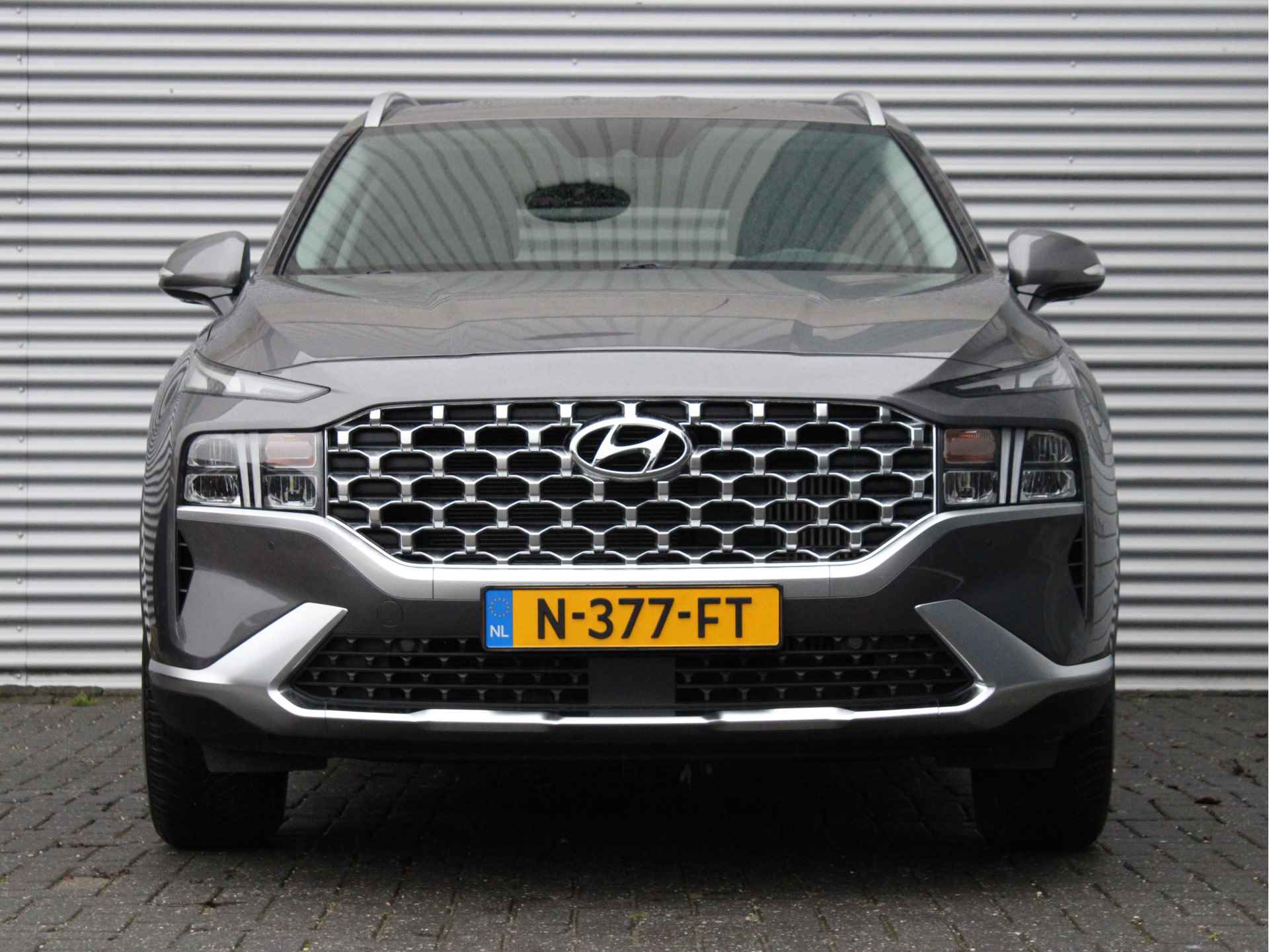 Hyundai Santa Fe 1.6 T-GDI HEV Comfort Smart 7p. | Afn. Trekhaak | Elektr. Stoelen | Leren Bekleding | Stoelverwarming | Navigatie | Achteruitrij - 3/34