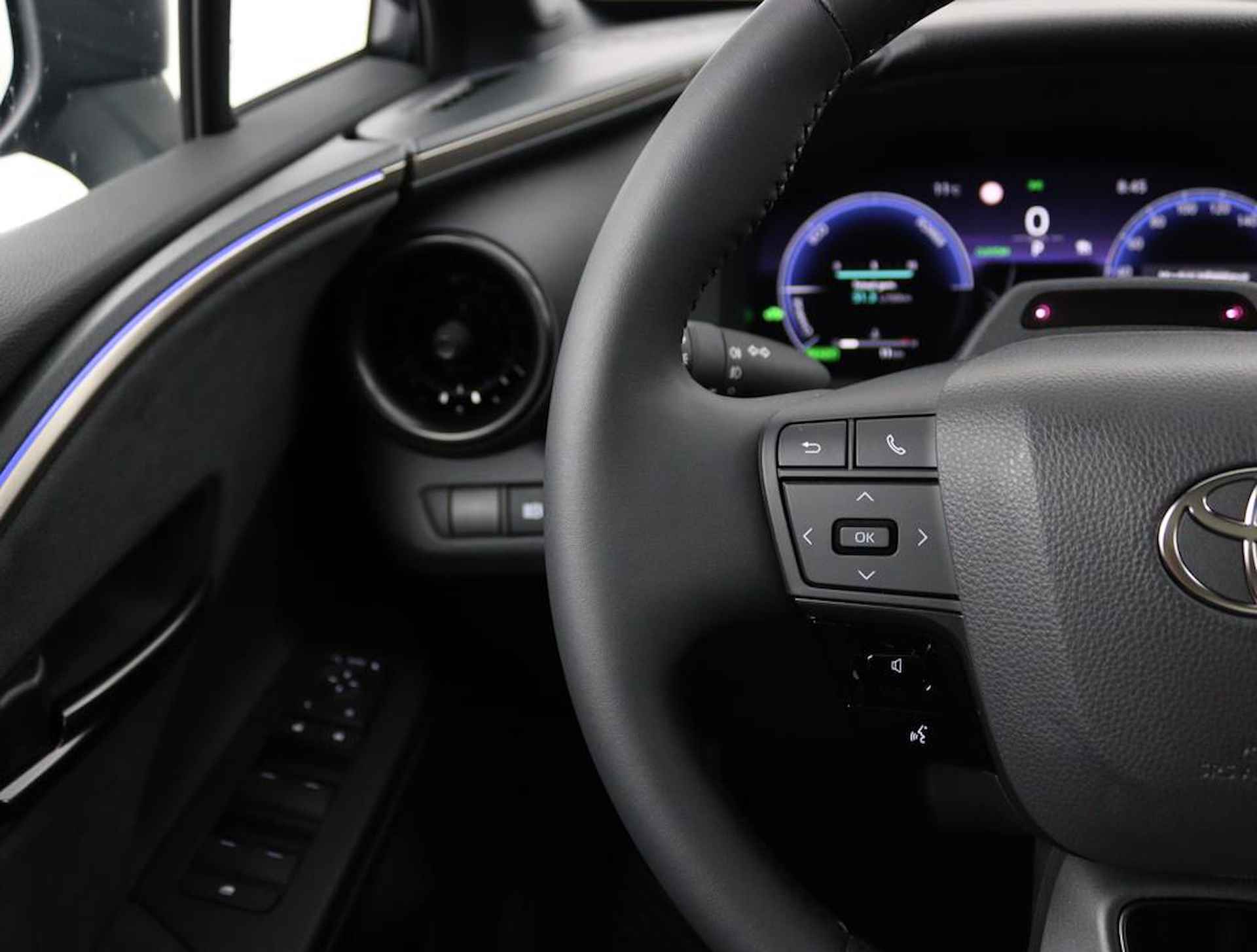 Toyota C-HR 1.8 Hybrid Executive | Next Generation Pack | Panorama Dak | JBL | Head Up Display | BI-Tone | 10 Jaar Garantie | - 30/66