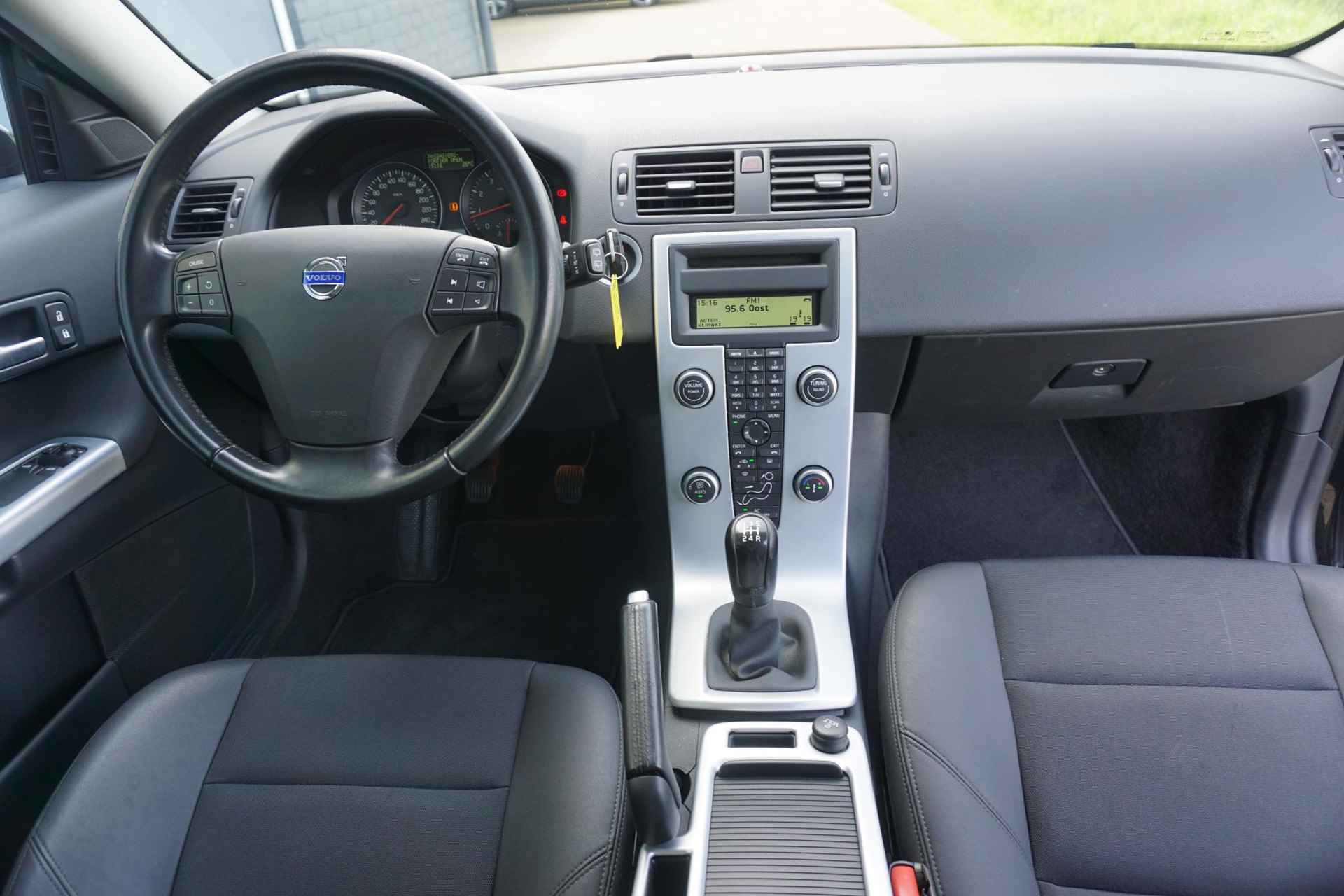 Volvo C30 2.0 145PK Momentum | Bi-Xenon | Stoelverwarming | Spoiler | High Performance audio | Bluetooth | - 5/23