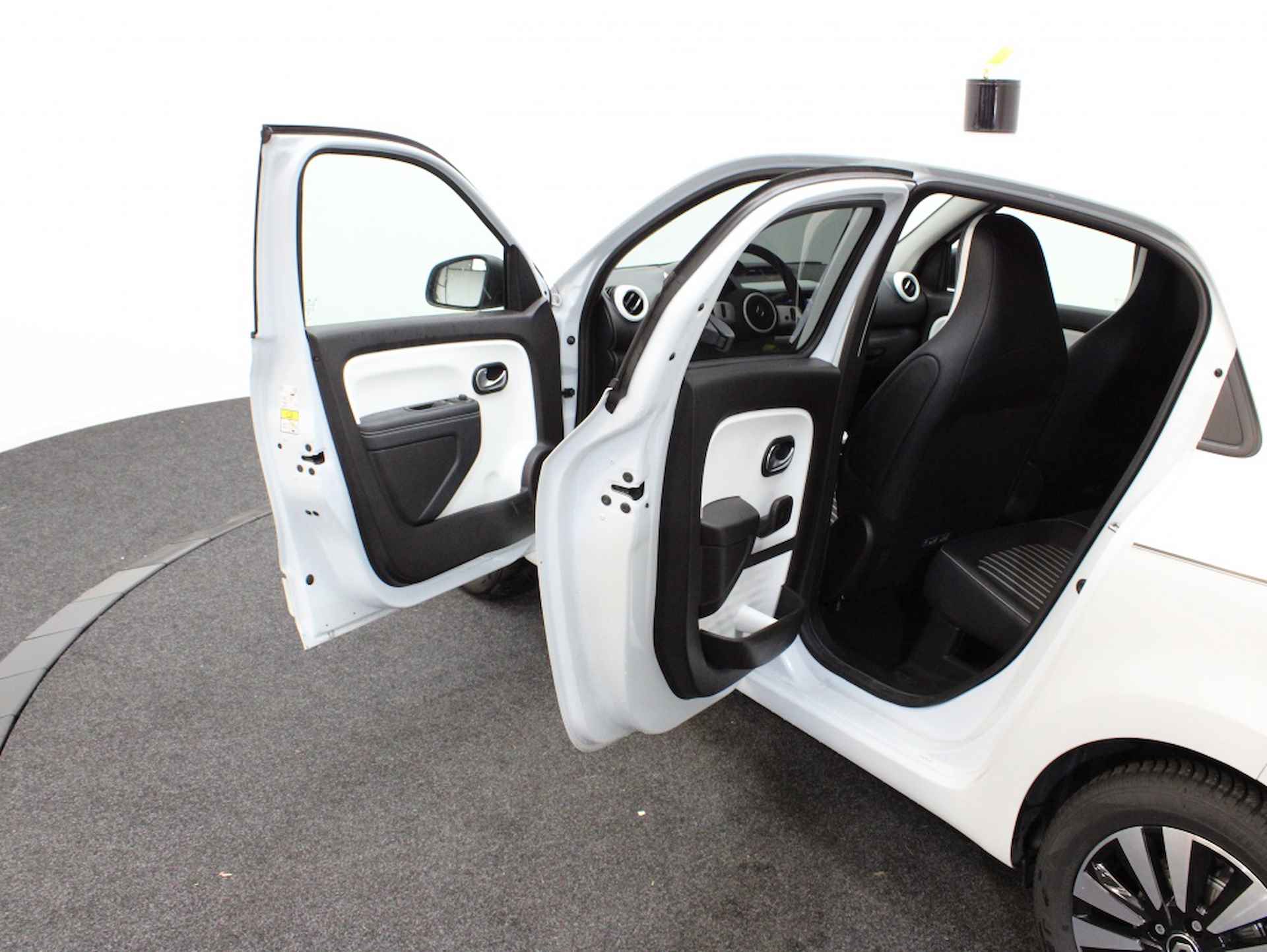 Renault Twingo  Electric Techno | Private lease 339 p.m. - 24/27