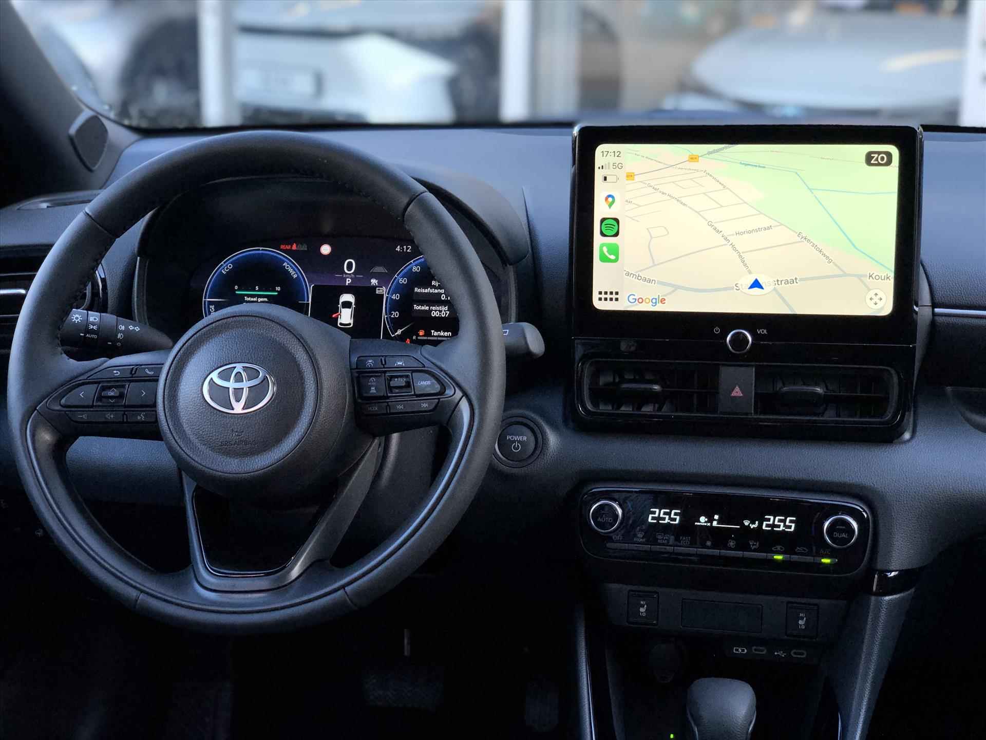 Toyota Yaris Hybrid 130PK Nieuw model Executive | Dodehoekherkenning, Parkeersensoren, Stoel + Stuurverwarming, Groot scherm, Half leer, 17 inch - 16/37