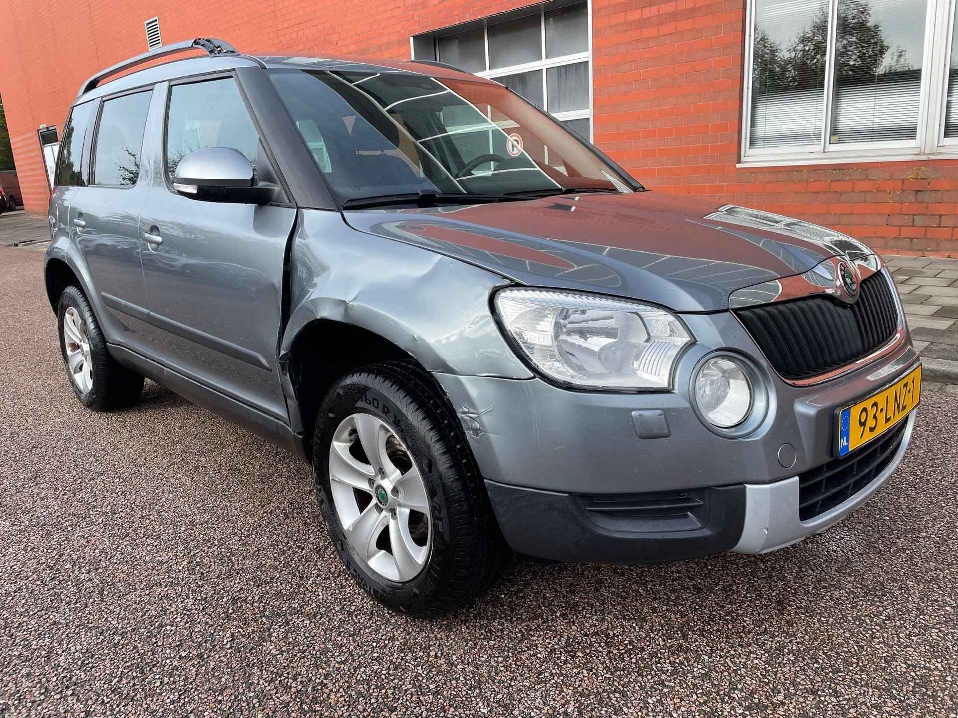 Skoda Yeti 1.2 TSI Ambition | Let op schade - 2/17