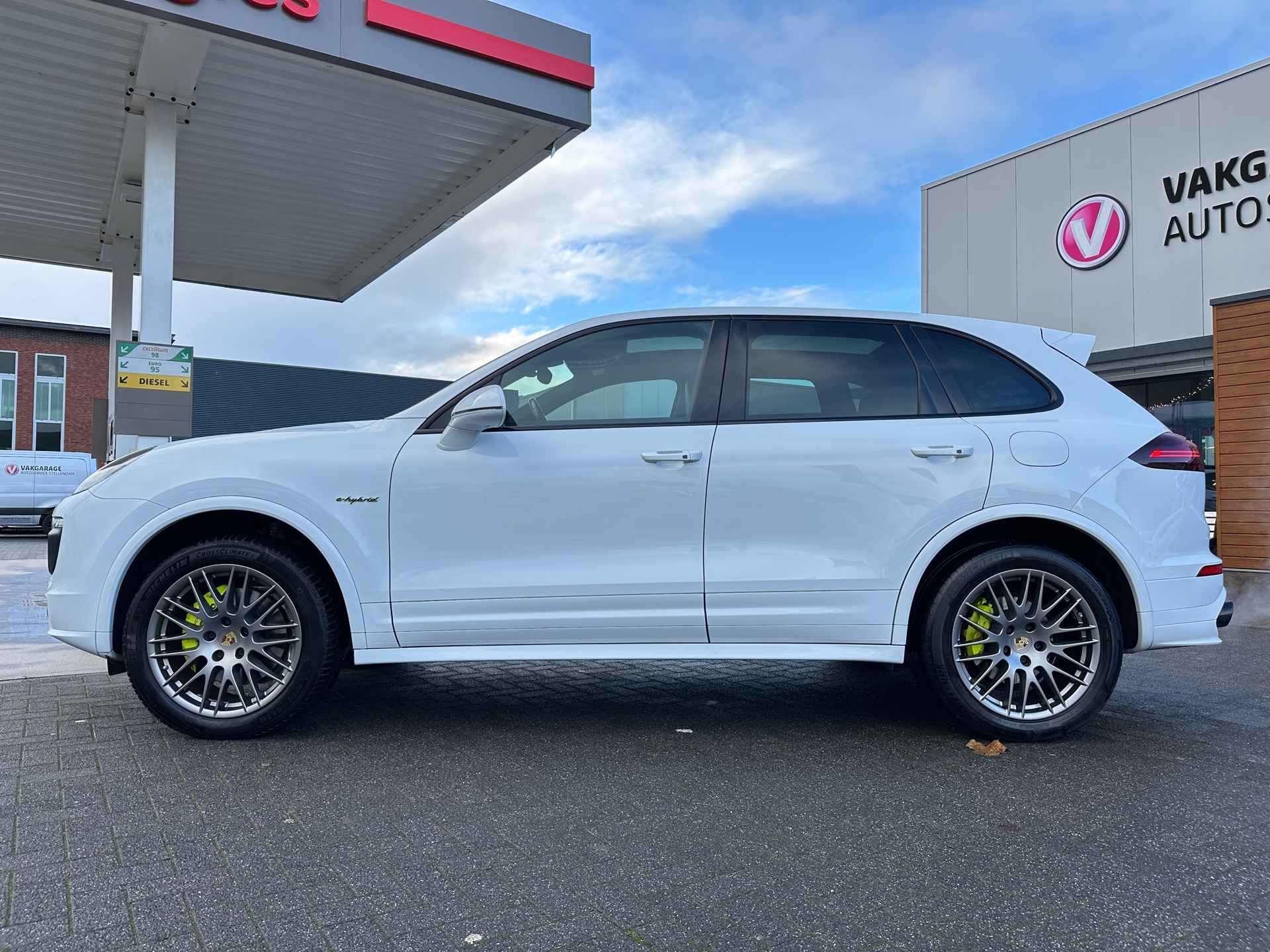 Porsche Cayenne 3.0 S E-Hybrid|Rijklaar|Sport Chrono|Pano|Bose|Luchtvering|Dealer Onderhouden - 4/45