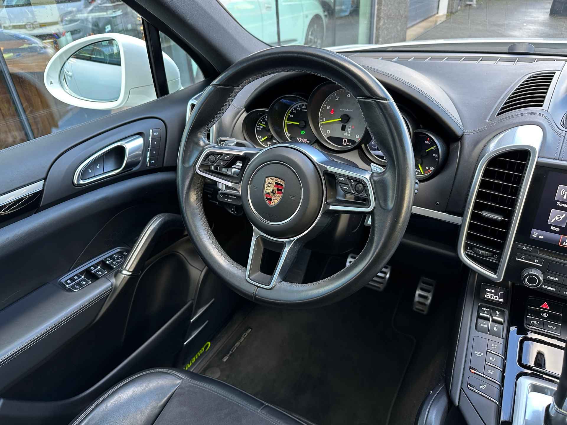 Porsche Cayenne 3.0 S E-Hybrid|Rijklaar|Sport Chrono|Pano|Bose|Luchtvering|Dealer Onderhouden - 15/45