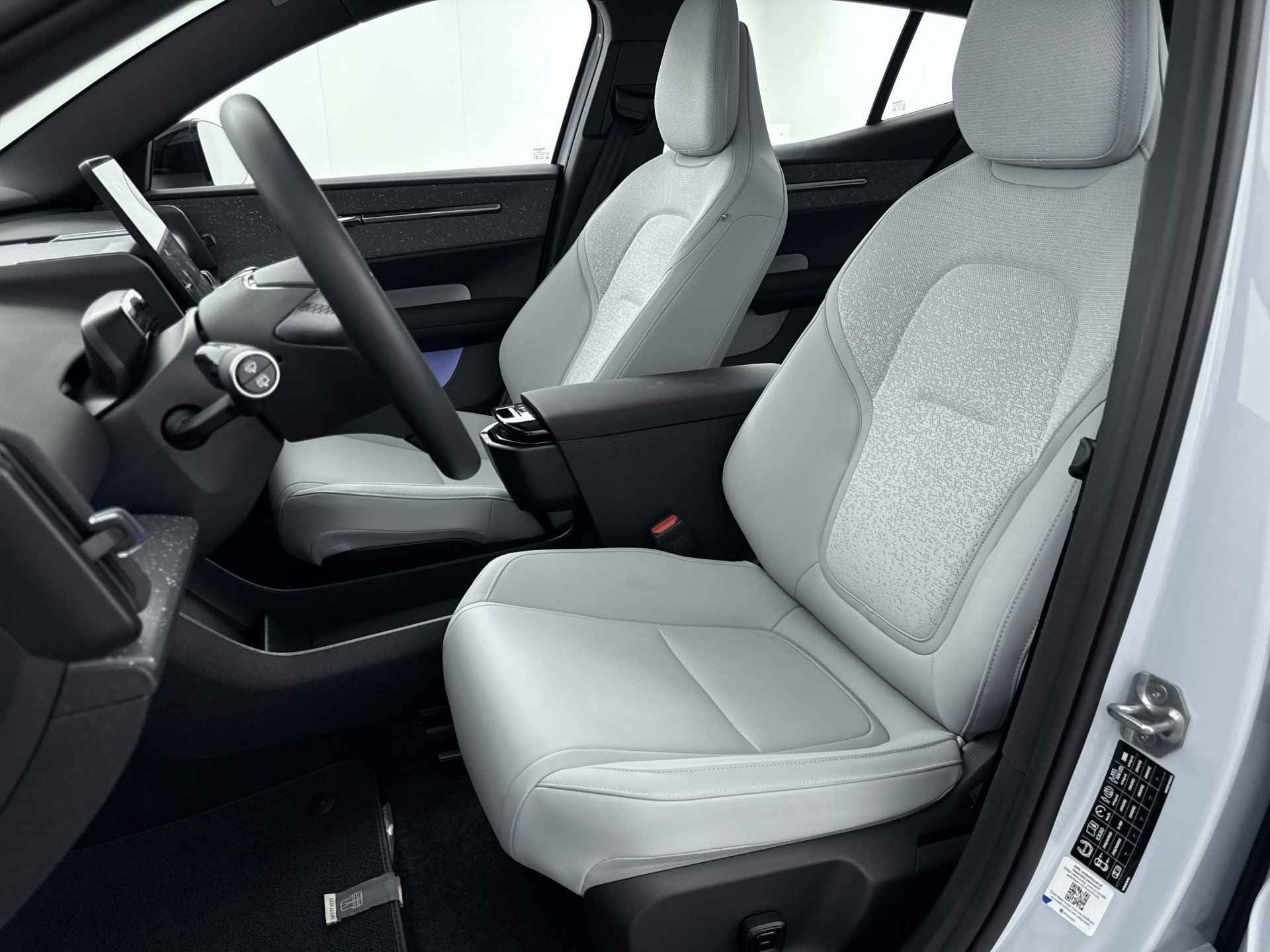 Volvo EX30 Twin Motor Performance Ultra | 20" | Breeze interieur | Stoel- Stuurverwarming - 13/33