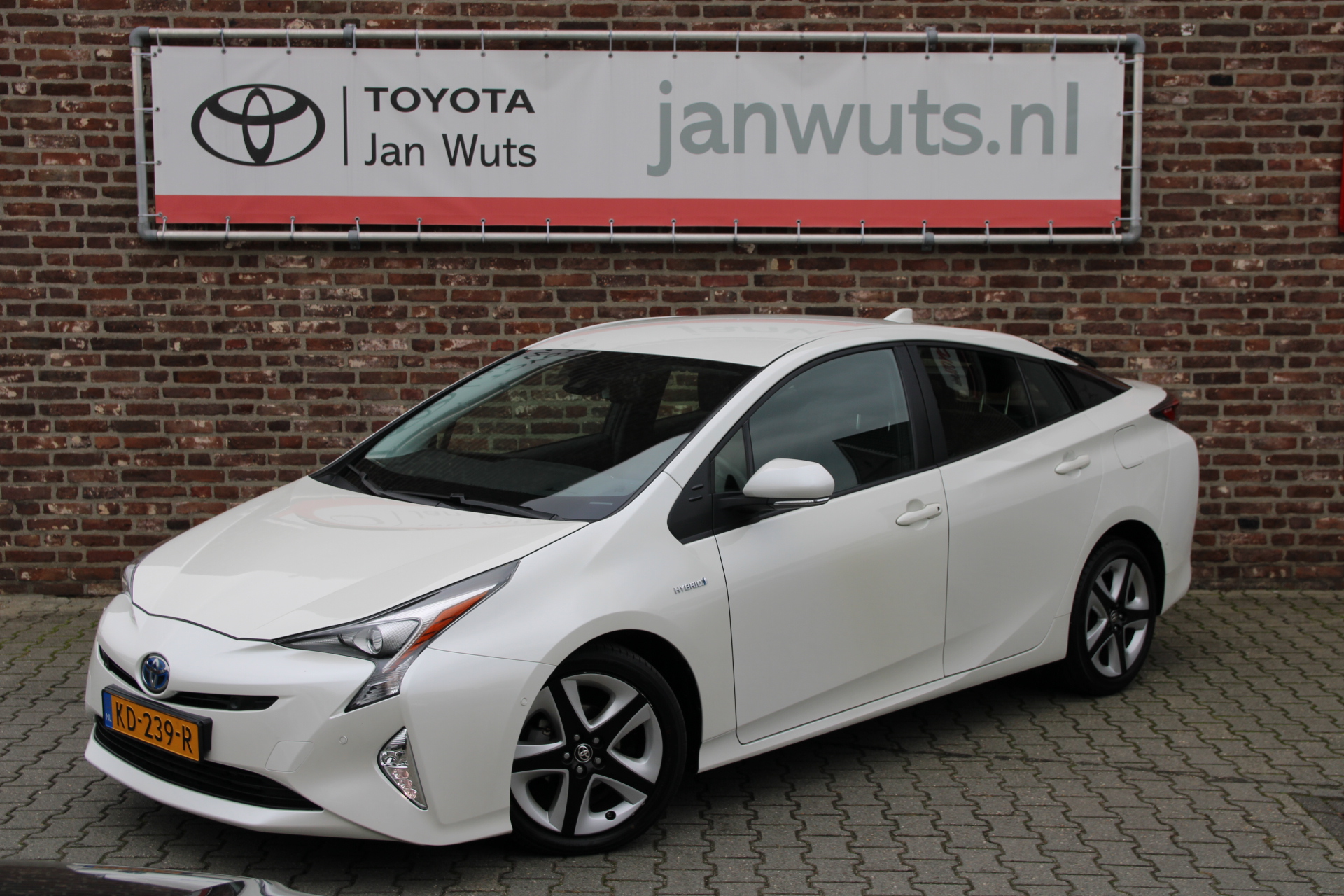 Toyota Prius 1.8 Executive / JBL / BSM / PDC / HUD