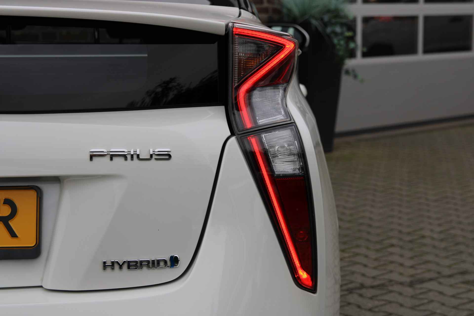 Toyota Prius 1.8 Executive / JBL / BSM / PDC / HUD - 26/48