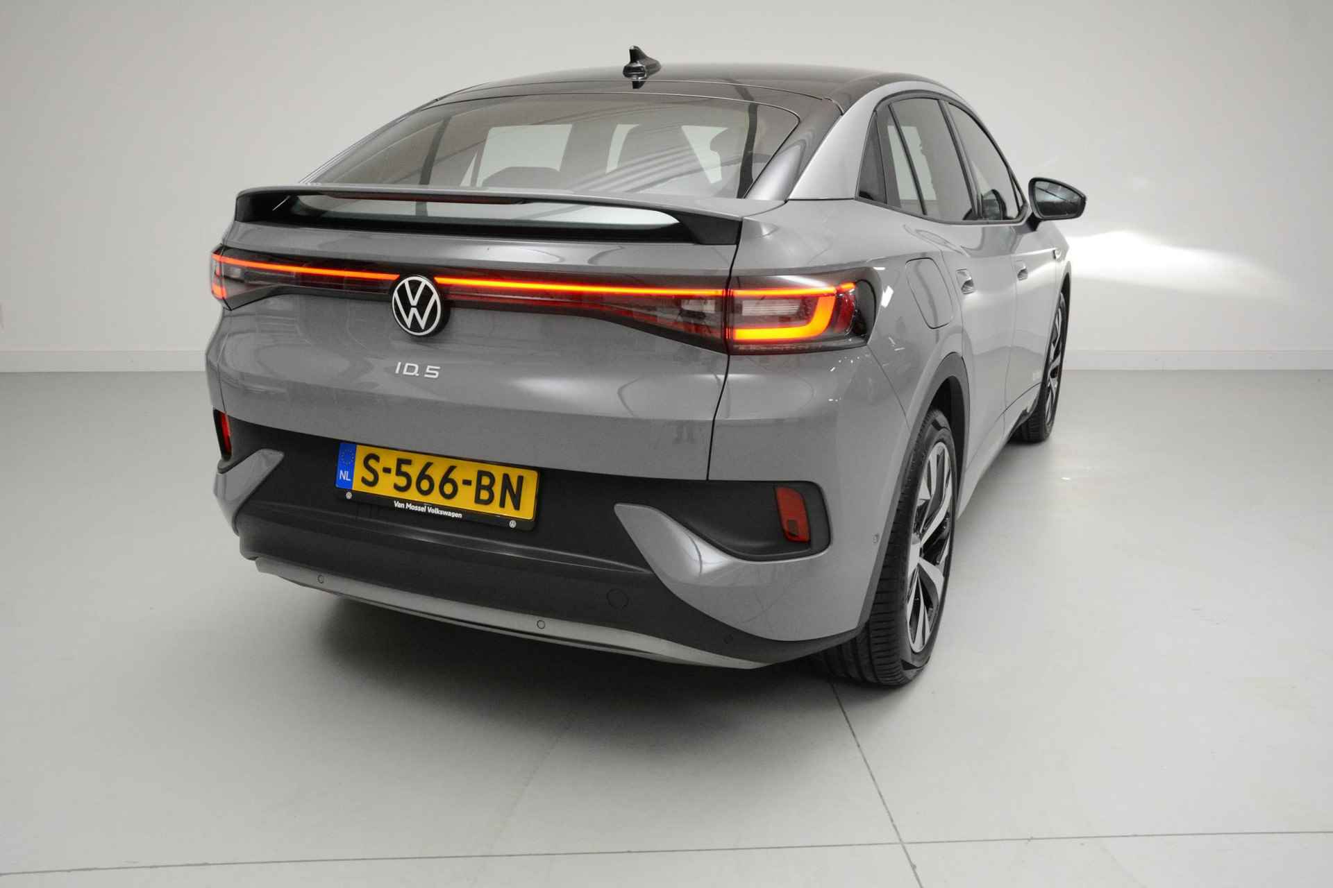 Volkswagen ID.5 Pro 77 kWh 204 PK | Demo | Navigatie | Camera | Parkeersensoren | Stoelverwarming | Adaptive cruise control | Climate control | Rijprofielen | Fabrieksgarantie | - 6/27