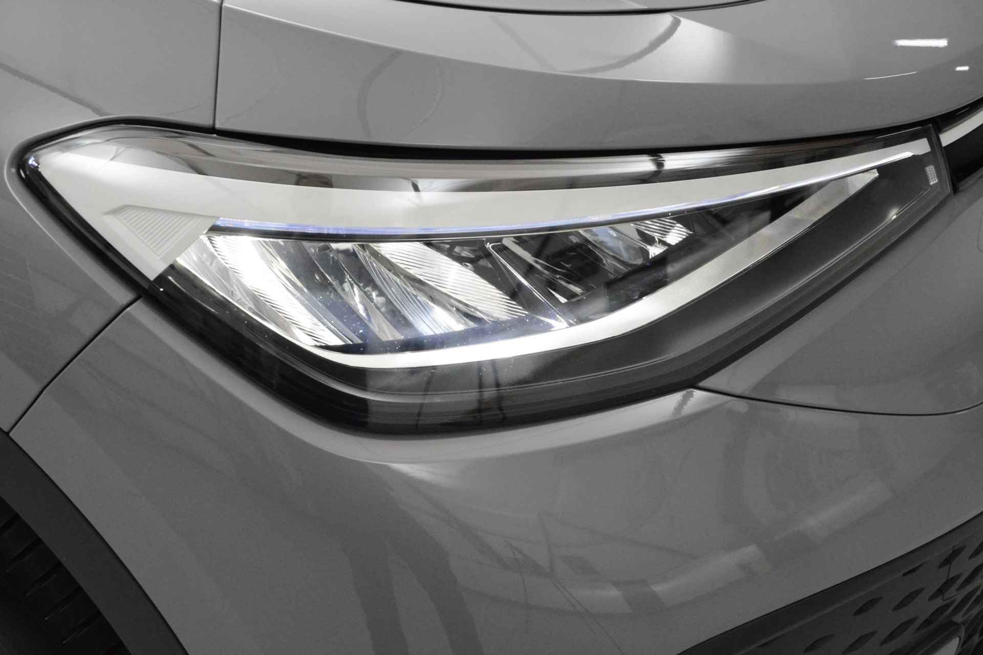 Volkswagen ID.5 Pro 77 kWh 204 PK | Demo | Navigatie | Camera | Parkeersensoren | Stoelverwarming | Adaptive cruise control | Climate control | Rijprofielen | Fabrieksgarantie | - 11/27