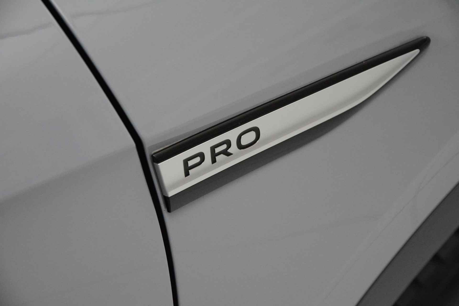 Volkswagen ID.5 Pro 77 kWh 204 PK | Demo | Navigatie | Camera | Parkeersensoren | Stoelverwarming | Adaptive cruise control | Climate control | Rijprofielen | Fabrieksgarantie | - 12/27