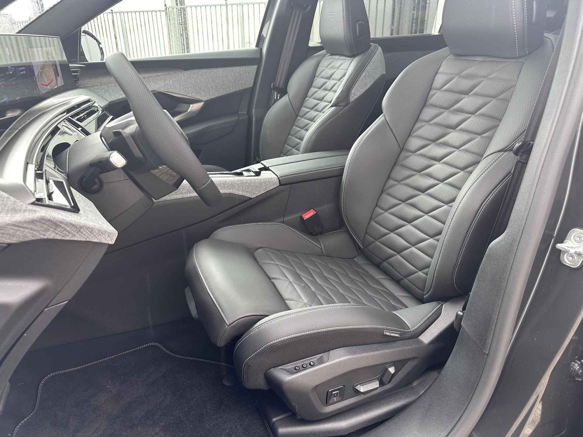 Peugeot e-5008 GT 73 kWh 7-zits | Panoramadak | Leder | Elek. stoelen | Stoelmassage - 3/40