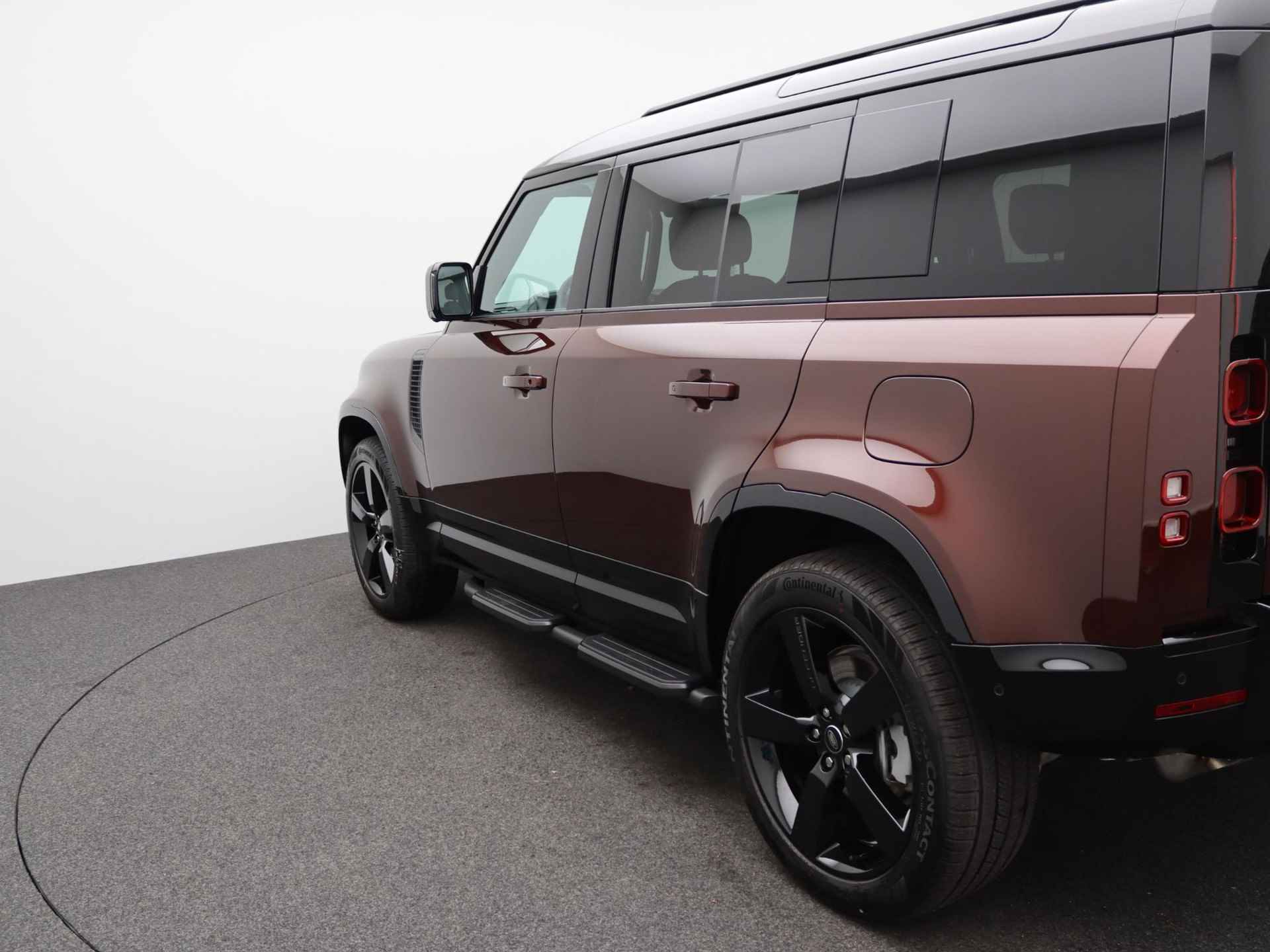 Land Rover Defender 110 2.0 P300e 110 Sedona Edition | Sedona Red remklauwen | Cold Climate Pack | - 40/52