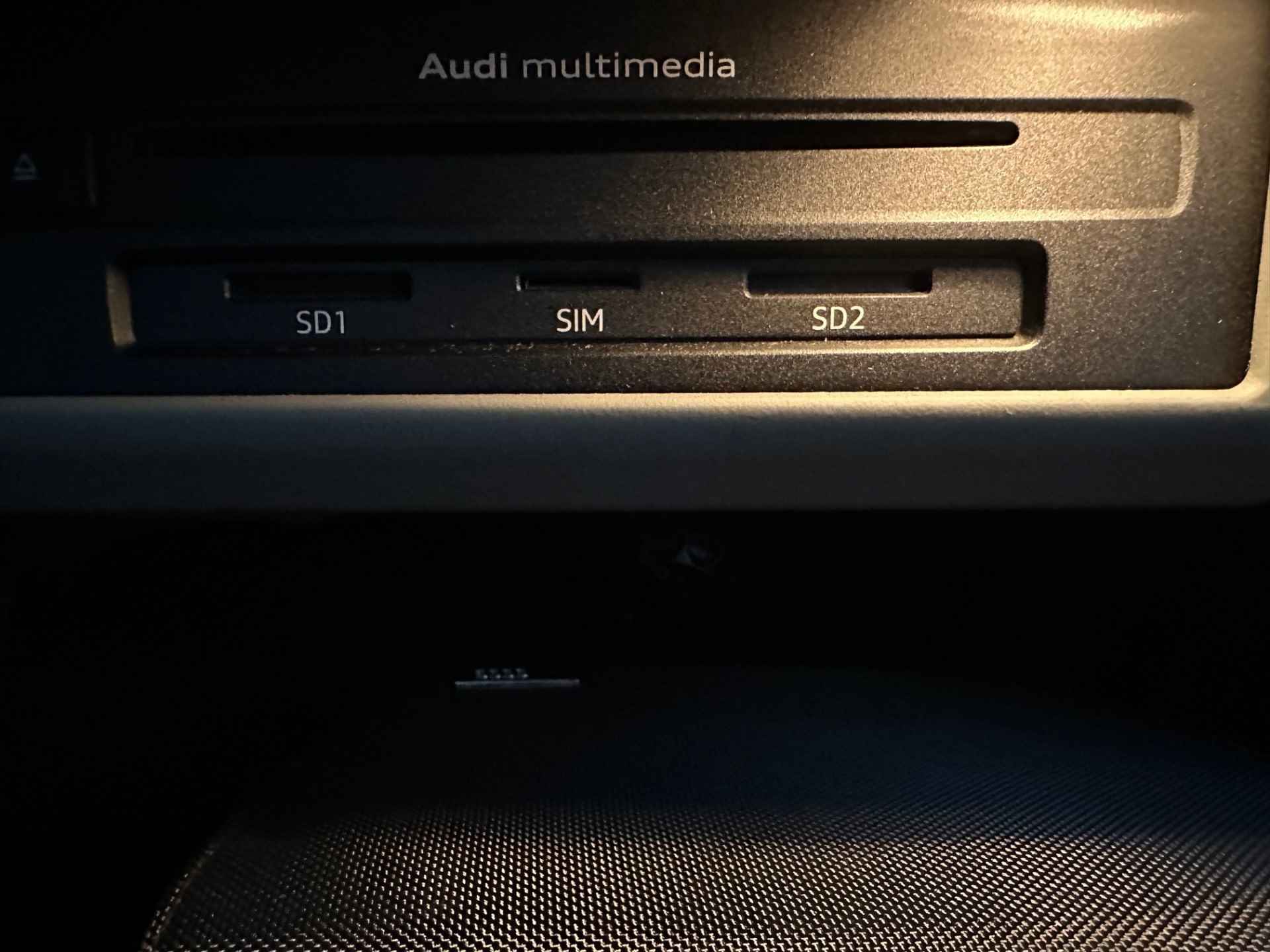 Audi A4 Limousine 3.0 TDI quattro S line LED | Camera | Standkachel | B&O | Trekhaak | - 28/32