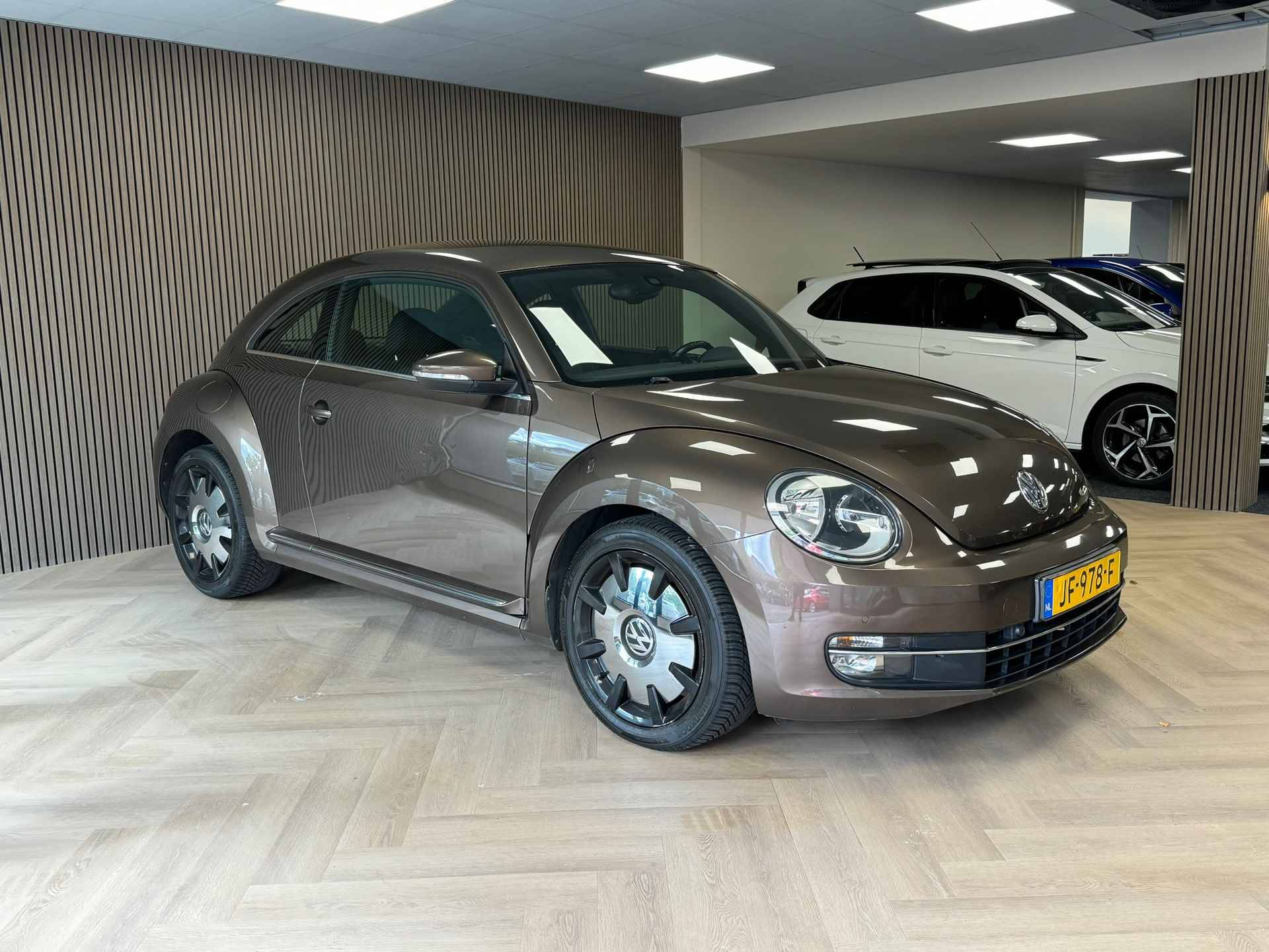 Volkswagen Beetle 1.2 TSI Design AIRCO CRUISE PDC NAVIGATIE BLUETOOTH - 4/36