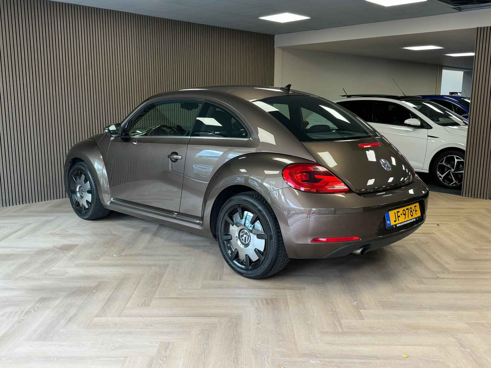 Volkswagen Beetle 1.2 TSI Design AIRCO CRUISE PDC NAVIGATIE BLUETOOTH - 9/36