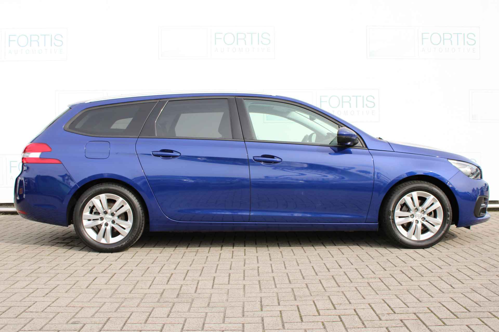 Peugeot 308 SW 1.2 PureTech Blue Lease Executive NL AUTO | CARPLAY | LEDER | PANO | CAMERA | - 20/31