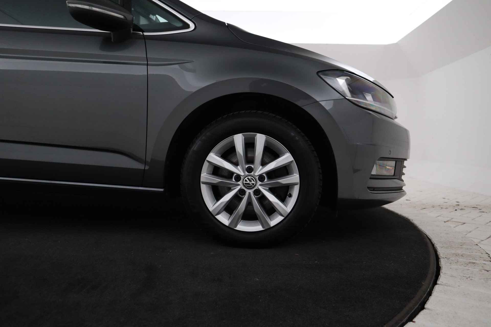 Volkswagen Touran 1.2 TSI Highline Adaptive cruise, Climate, Apple carplay mogelijk - 9/29