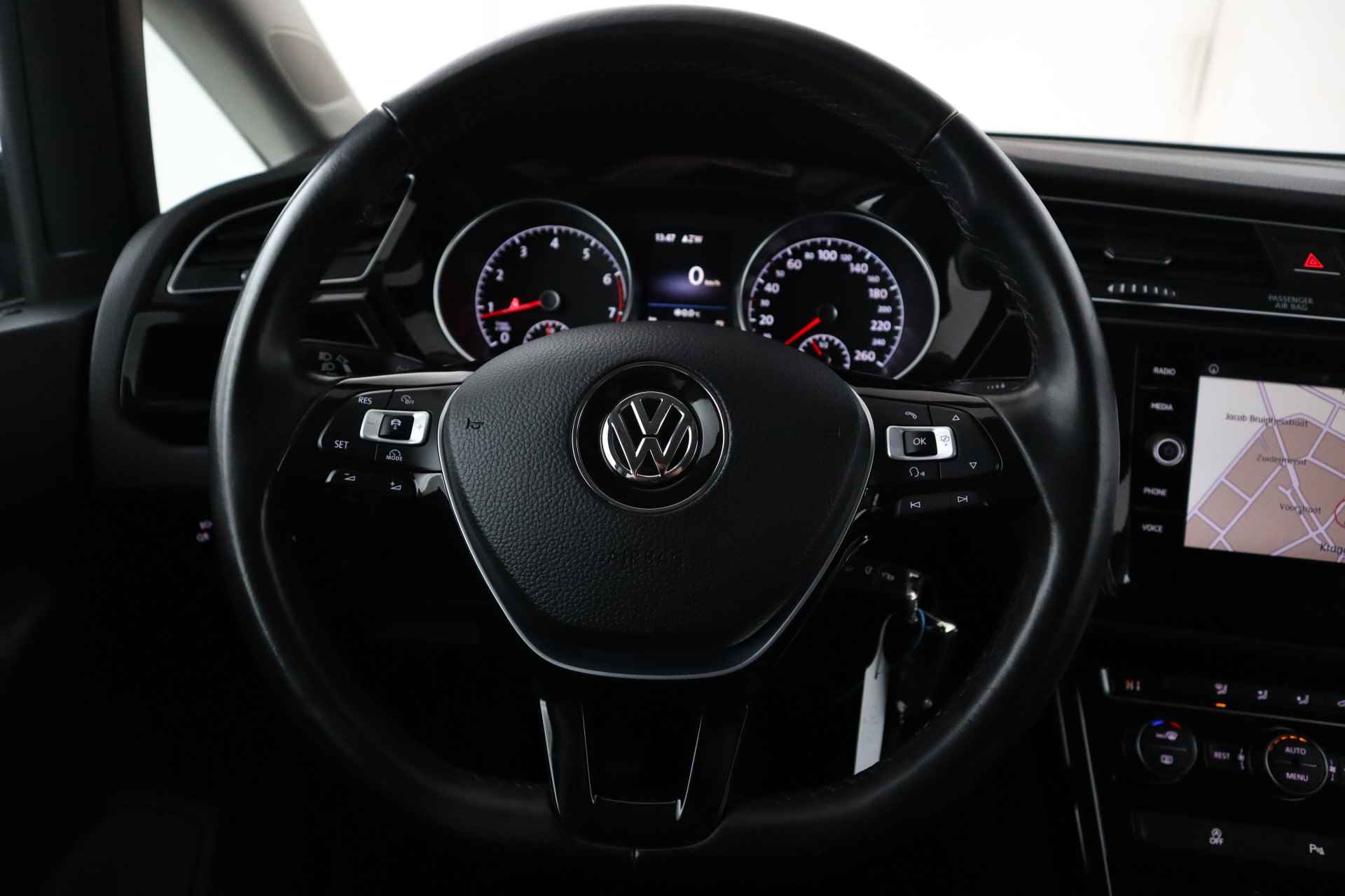 Volkswagen Touran 1.2 TSI Highline Adaptive cruise, Climate, Apple carplay mogelijk - 18/29