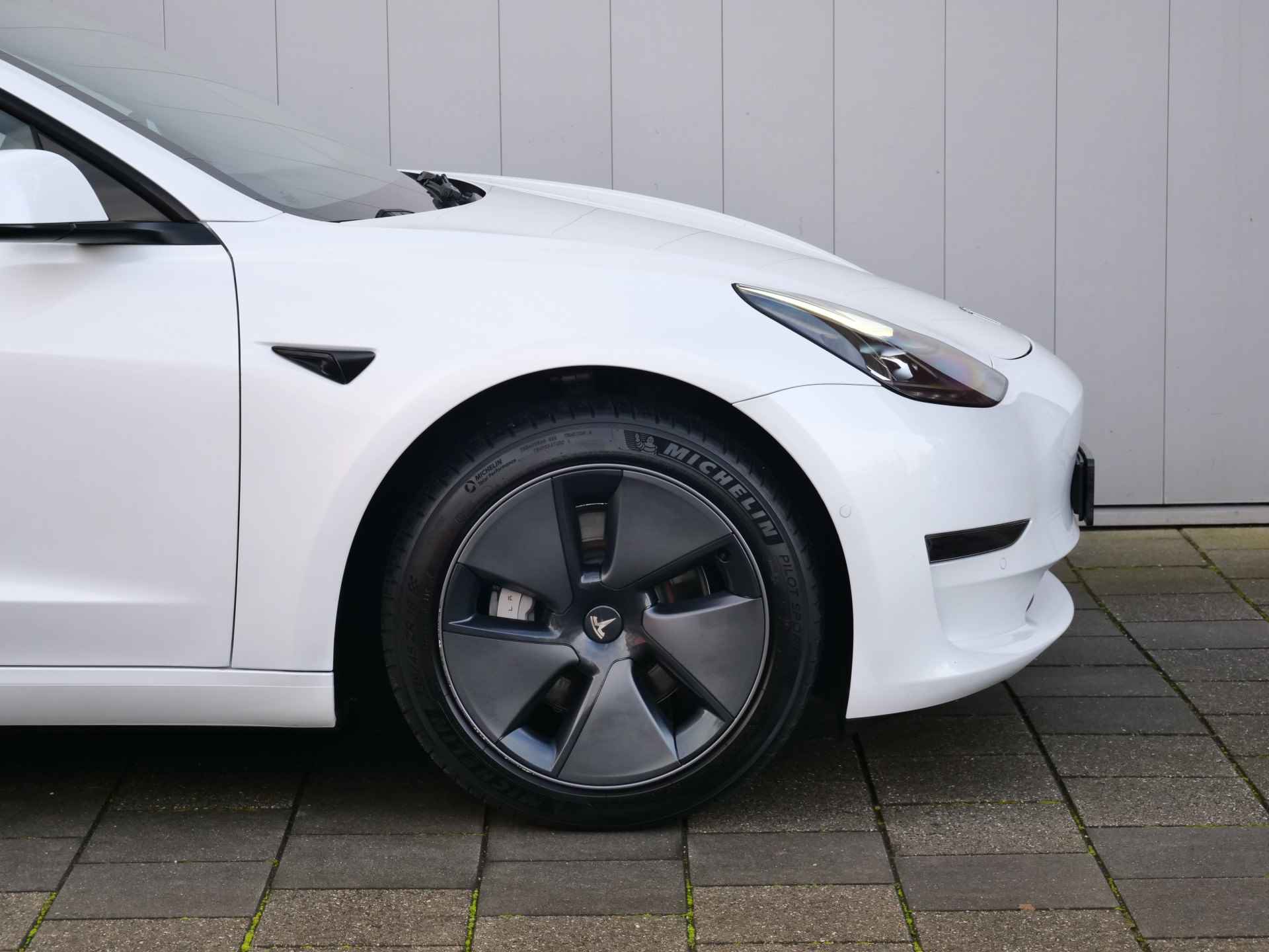 Tesla Model 3 Long Range AWD 75 kWh Panoramadak / Stoel- en Stuurverwarming / Camera - 11/42