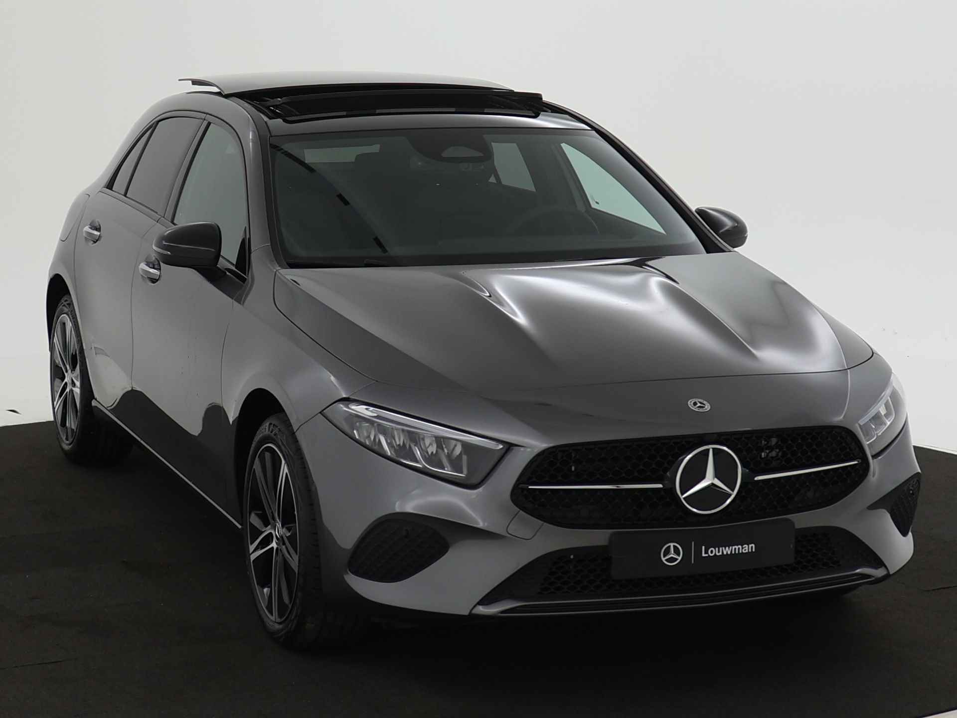 Mercedes-Benz A-Klasse 250 e Star Edition Luxury Line | Nightpakket | Dodehoekassistent | Parkeerpakket met achteruitrijcamera | KEYLESS GO | Extra USB-poorten | Sfeerverlichting | URBAN GUARD vehicle protection | 	Panoramaschuifdak | - 23/37