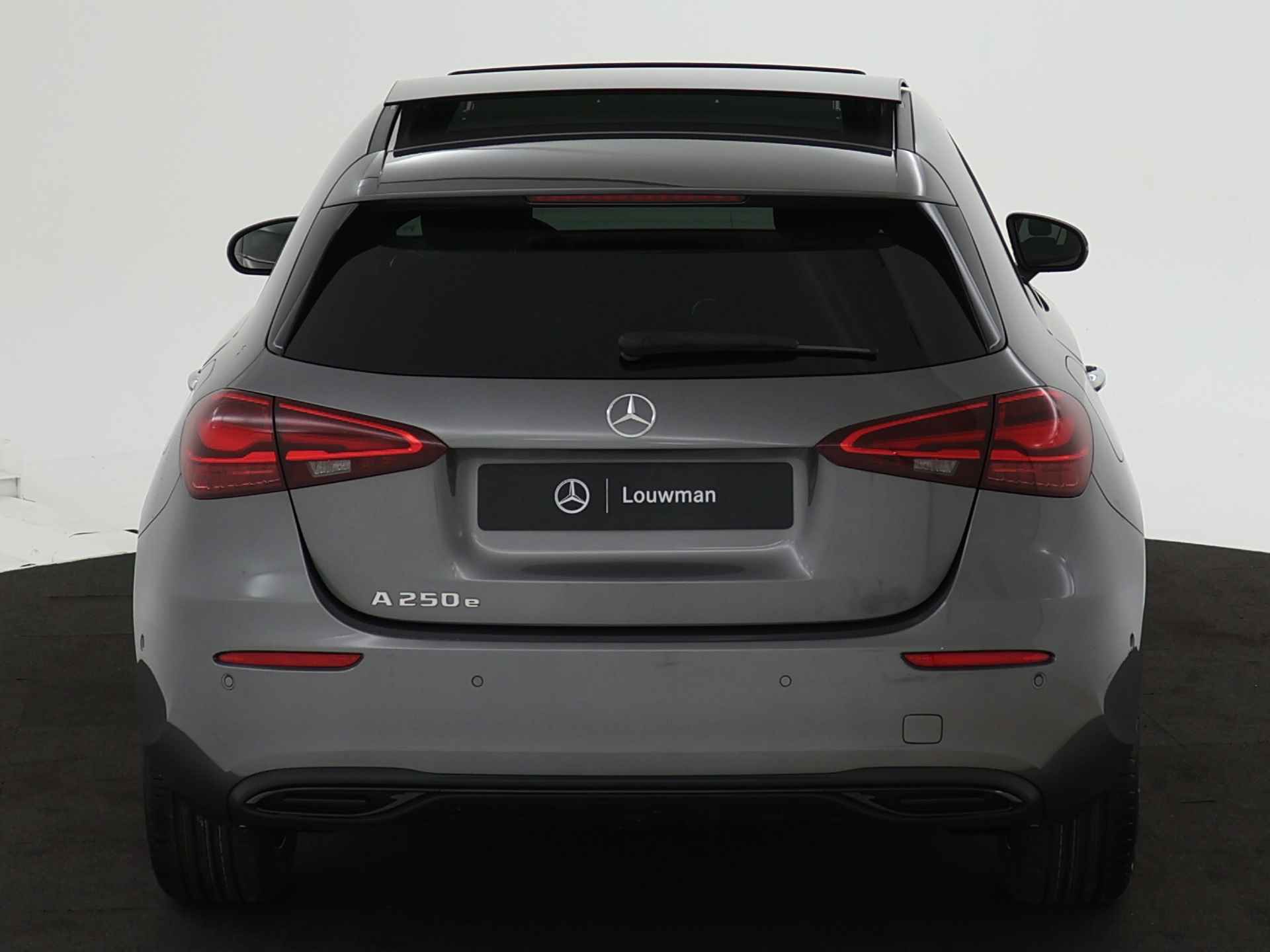 Mercedes-Benz A-Klasse 250 e Star Edition Luxury Line | Nightpakket | Dodehoekassistent | Parkeerpakket met achteruitrijcamera | KEYLESS GO | Extra USB-poorten | Sfeerverlichting | URBAN GUARD vehicle protection | 	Panoramaschuifdak | - 24/37