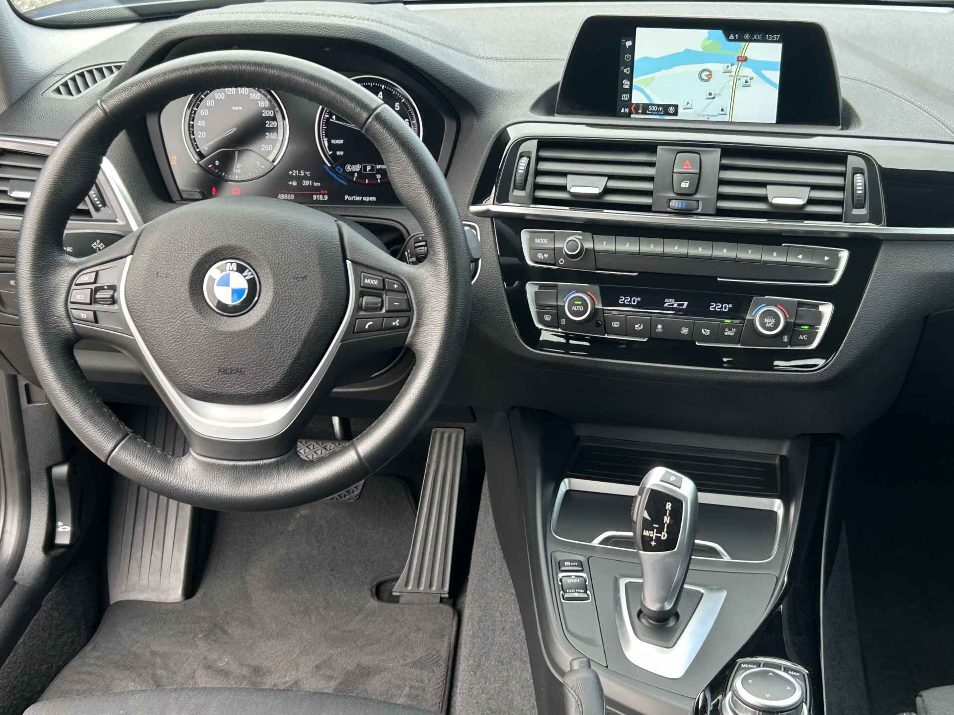 BMW 1-serie 118i Executive Navigatie | Cruisecontrol | Automaat | Parkeersensoren - 5/35