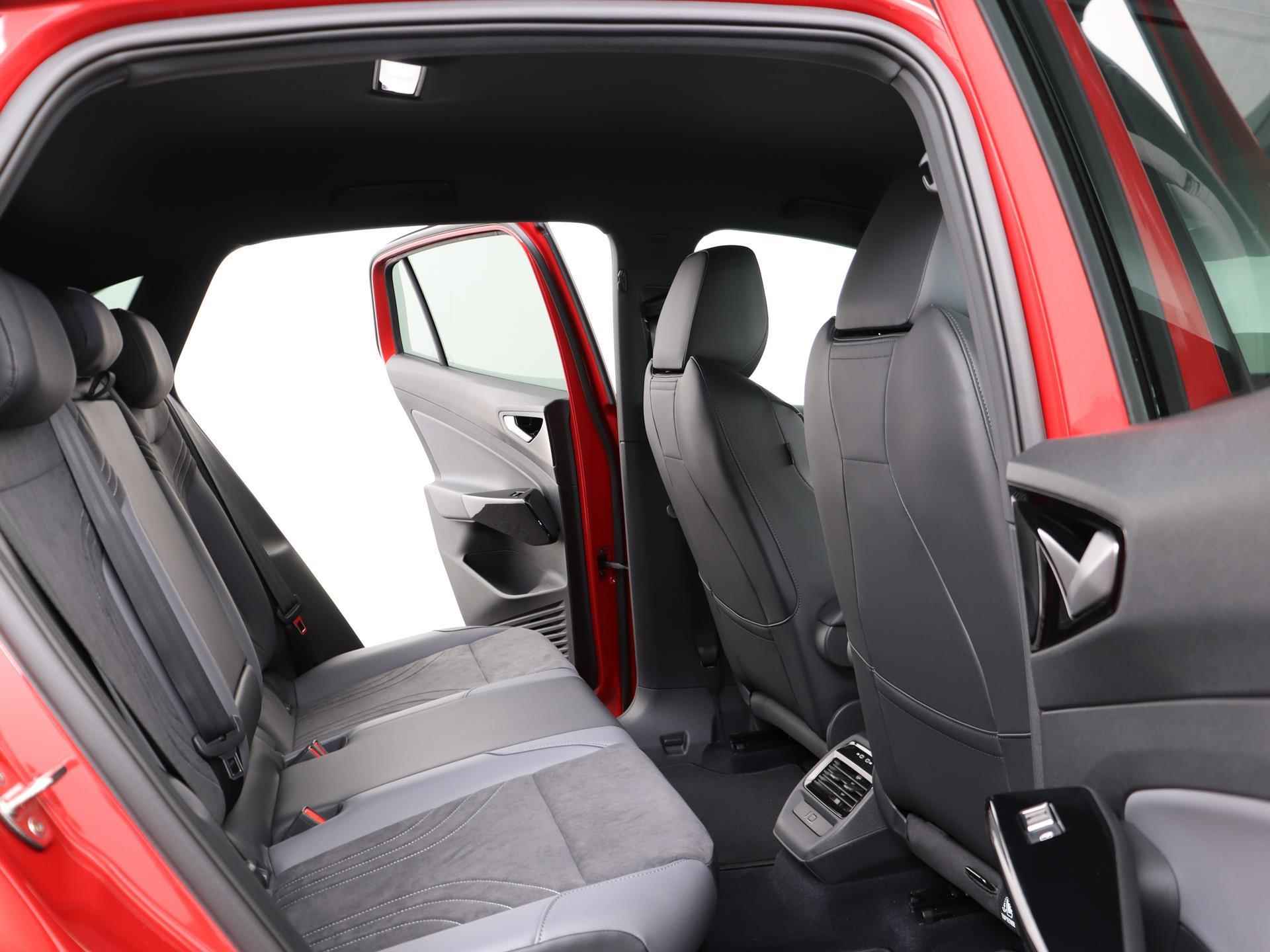 Volkswagen ID.5 204PK Pro 77 kWh | Incl. BTW | 520KM | Navigatie | Camera | Keyless | 21" LM | Style Interieur | Stuur- & Stoelverwarming | Getint Glas | - 19/46