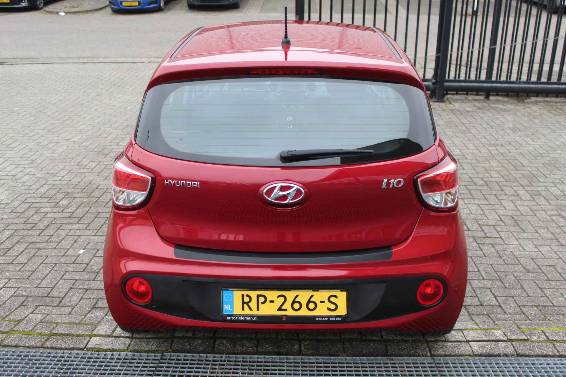 Hyundai i10 1.0i Comfort Airco/Cruise Control/Elektrische Ramen. - 8/17