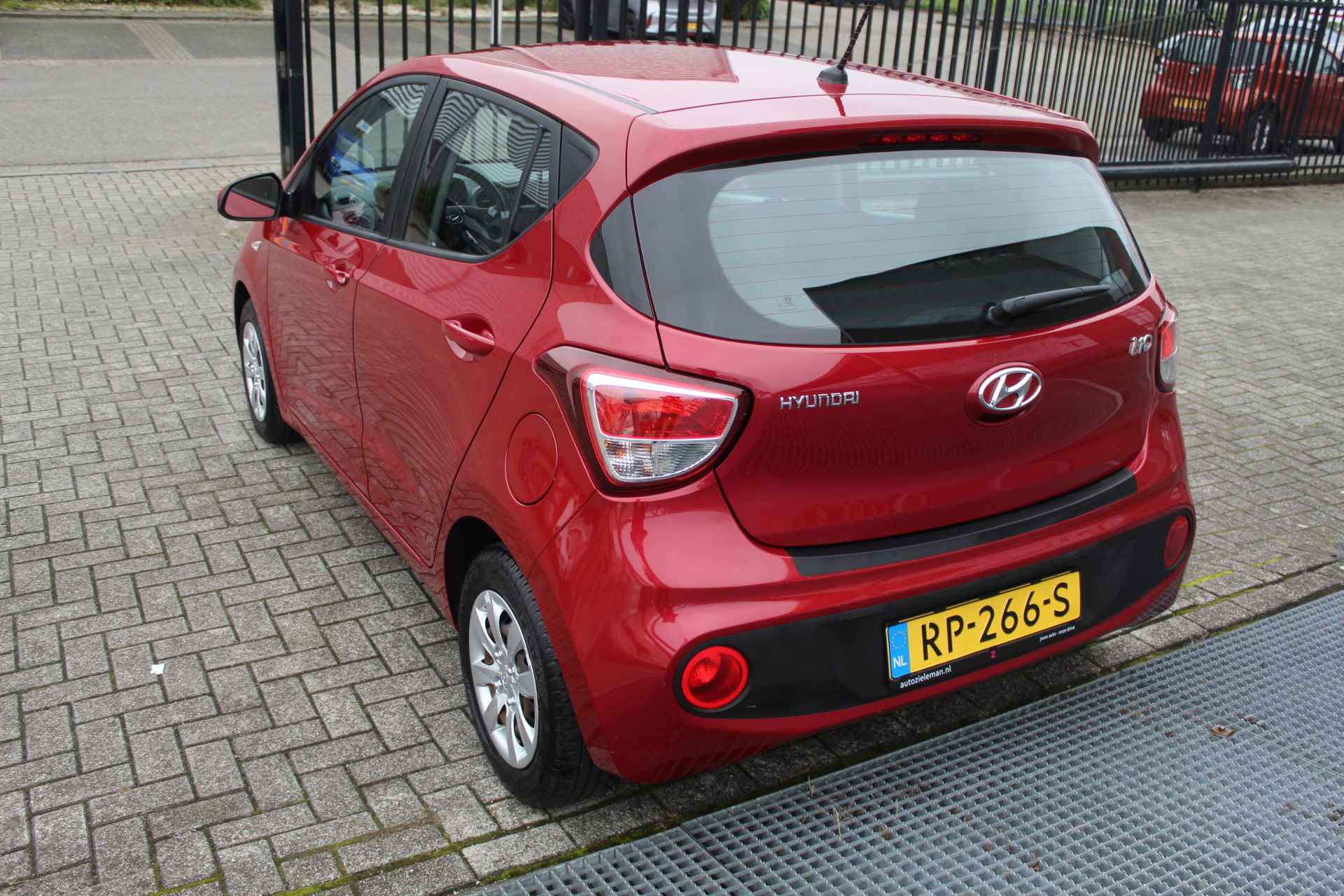 Hyundai i10 1.0i Comfort Airco/Cruise Control/Elektrische Ramen. - 9/17