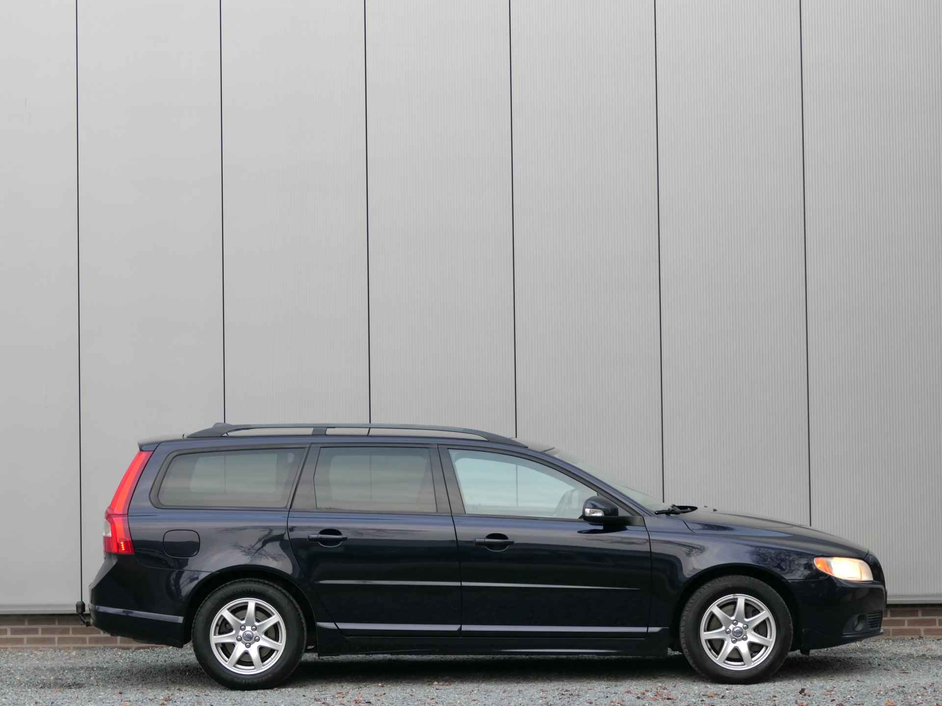 Volvo V70 2.5T Momentum Leer / Trekhaak / Dakrails - 6/15