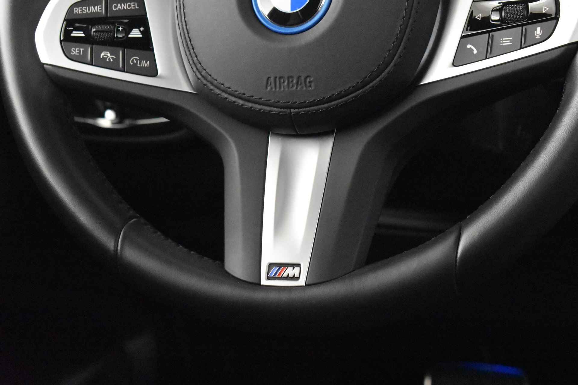 BMW X3 xDrive30e High Executive M Sport Automaat / Panoramadak / Sportstoelen / Stoelverwarming / Adaptieve LED / Harman Kardon / Live Cockpit Professional / Gesture Control - 26/56