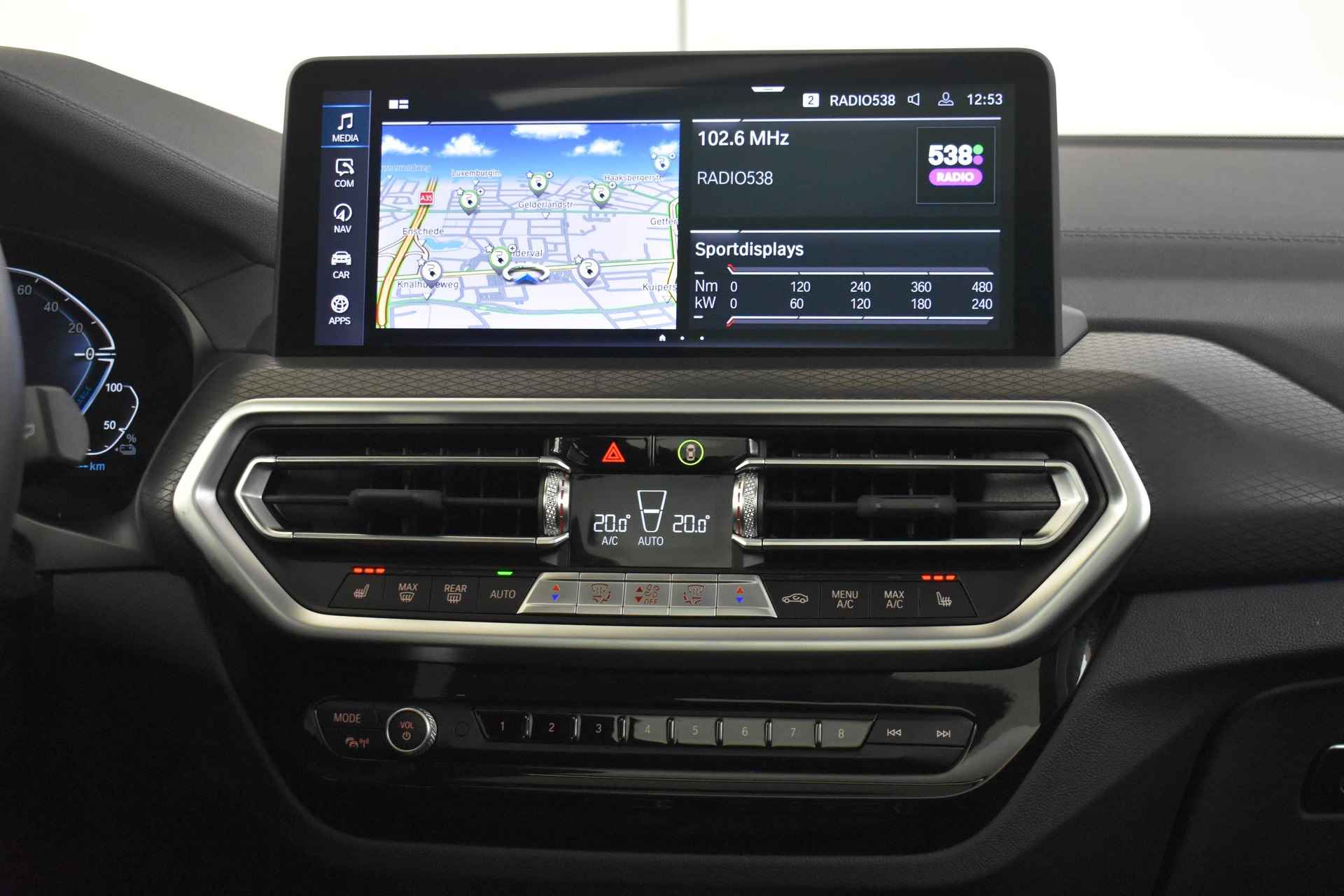 BMW X3 xDrive30e High Executive M Sport Automaat / Panoramadak / Sportstoelen / Stoelverwarming / Adaptieve LED / Harman Kardon / Live Cockpit Professional / Gesture Control - 27/56