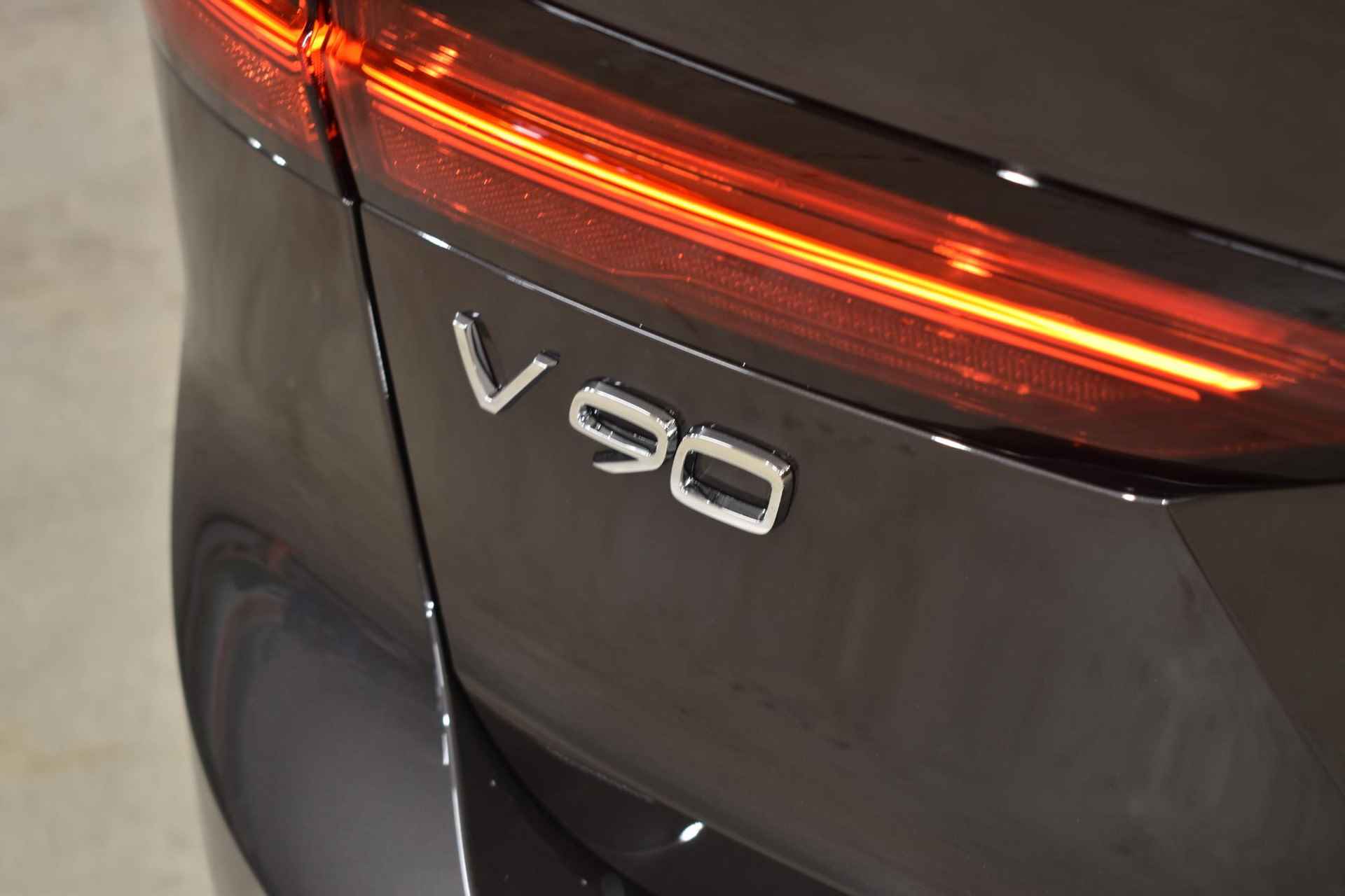 Volvo V90 T6 350PK Automaat Recharge AWD Plus Bright / Adpatieve cruise control/ BLIS/ Elektrische stoelen/ Luchtvering/ Stoel en stuurwielverwarming/ Parkeersensoren met camera - 34/38