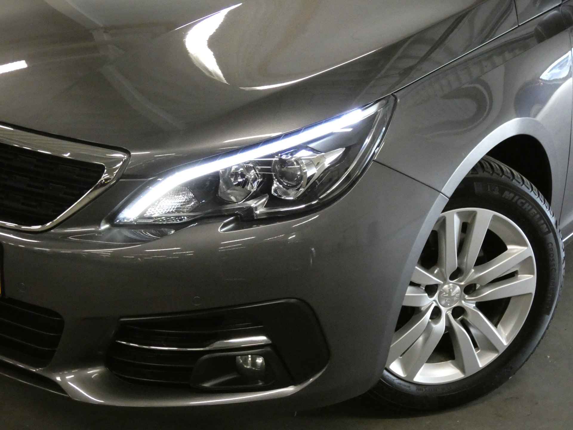 Peugeot 308 SW 1.2 PureTech Blue Lease Executive | Trekhaak | Panoramadak | Navigatie - 8/51