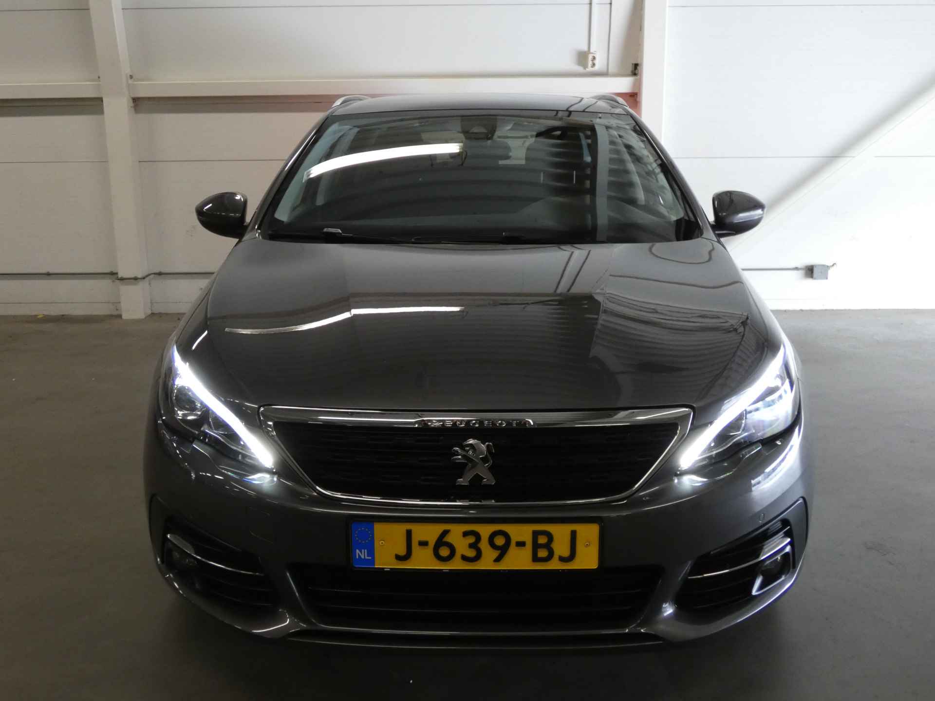 Peugeot 308 SW 1.2 PureTech Blue Lease Executive | Trekhaak | Panoramadak | Navigatie - 11/51