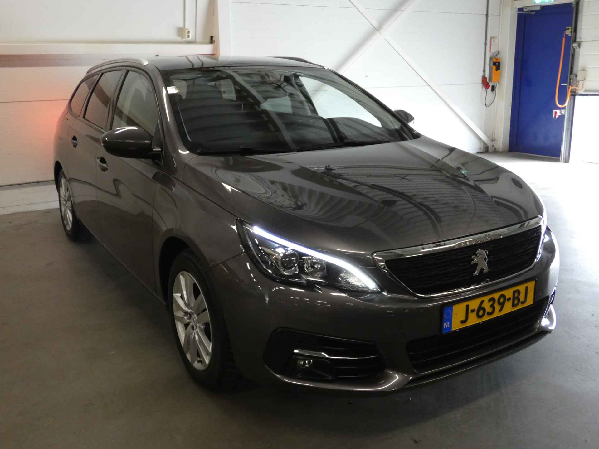 Peugeot 308 SW 1.2 PureTech Blue Lease Executive | Trekhaak | Panoramadak | Navigatie - 12/51