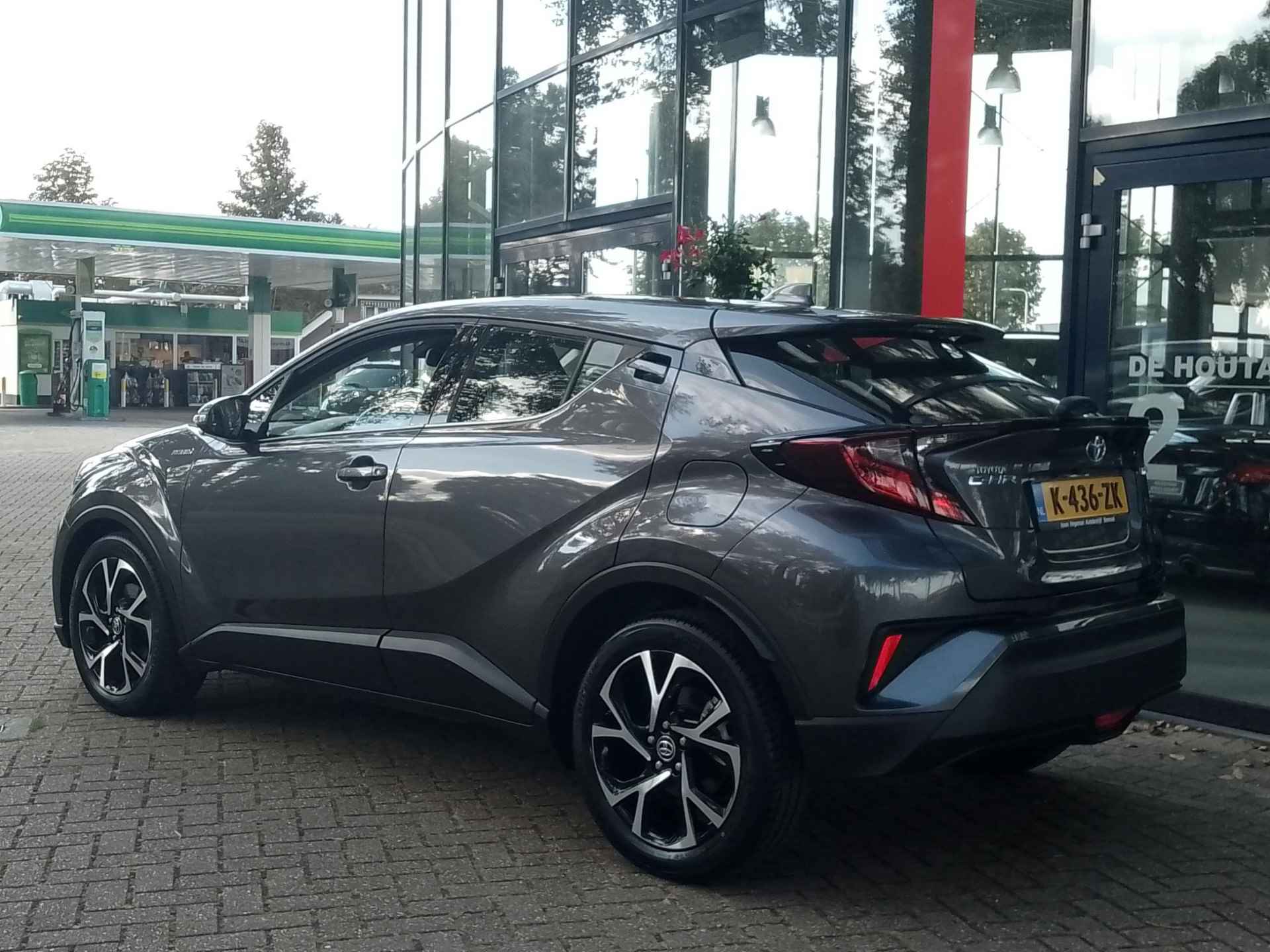 Toyota C-HR 1.8 Hybrid Dynamic | Navigatie | Climate Control | Parkeersensoren + Camera | Cruise Control | LM Velgen - 4/23