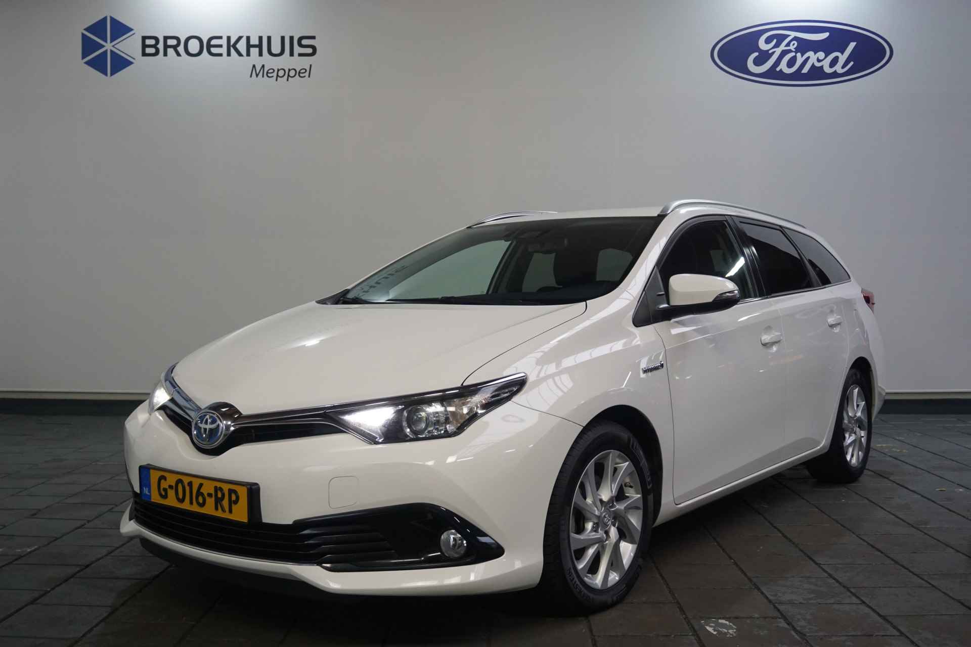 Toyota Auris Touring Sports 1.8 Hybrid Aspiration - 2/37