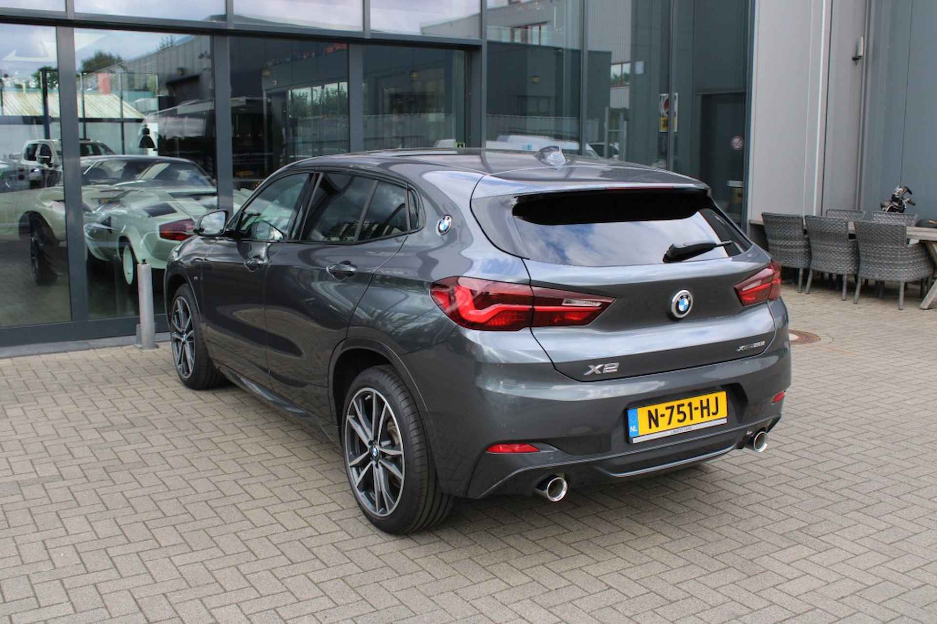 BMW X2 XDRIVE 2.0i Executive ED. Panodak / Head Up / PDC / M-Sport - 7/52