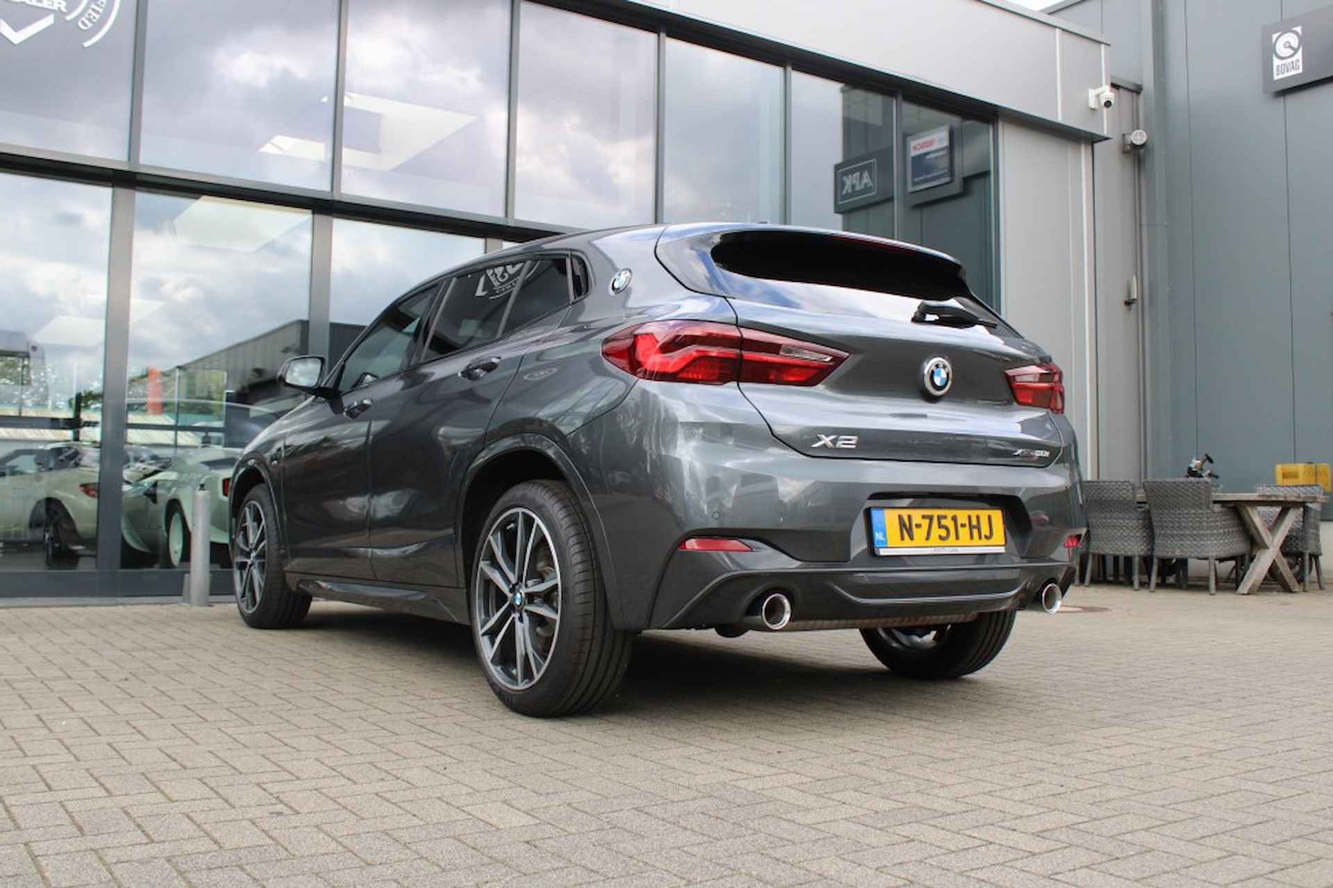 BMW X2 XDRIVE 2.0i Executive ED. Panodak / Head Up / PDC / M-Sport - 8/52