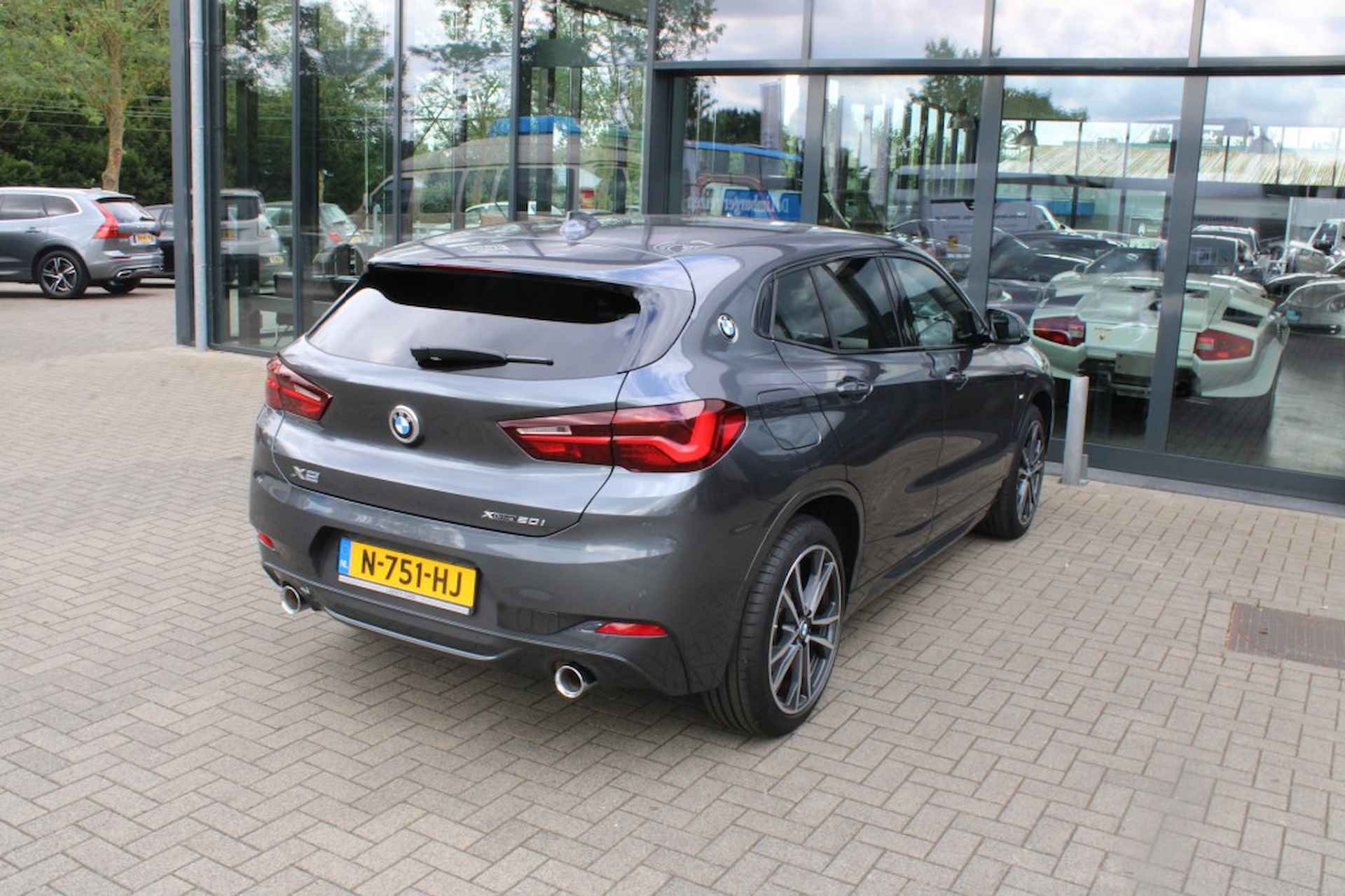 BMW X2 XDRIVE 2.0i Executive ED. Panodak / Head Up / PDC / M-Sport - 13/52