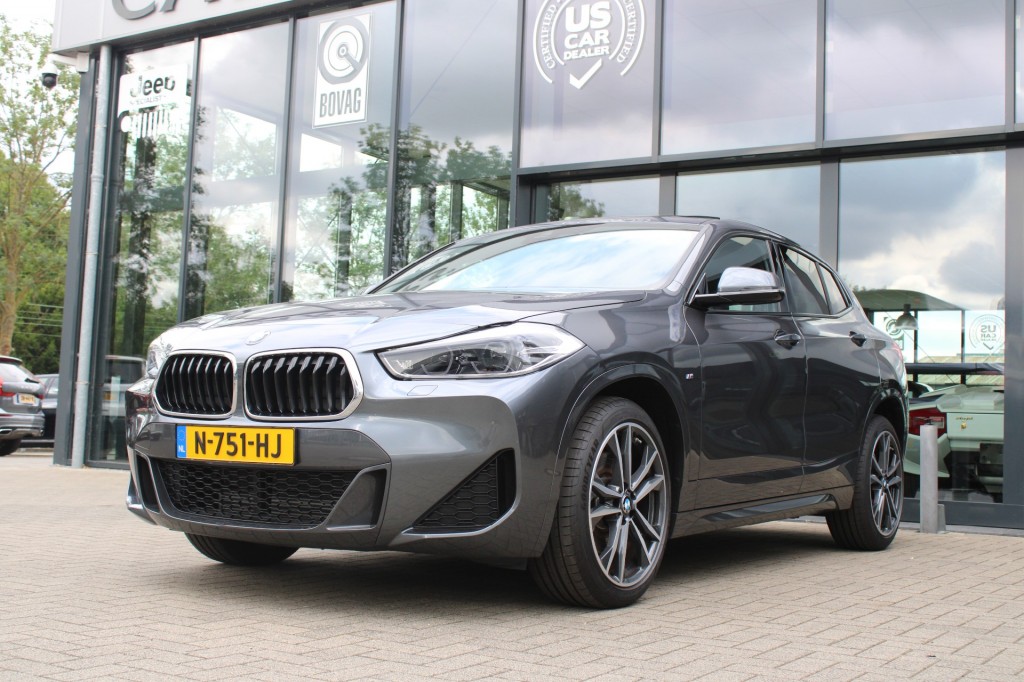 BMW X2 XDRIVE 2.0i Executive ED. Panodak / Head Up / PDC / M-Sport