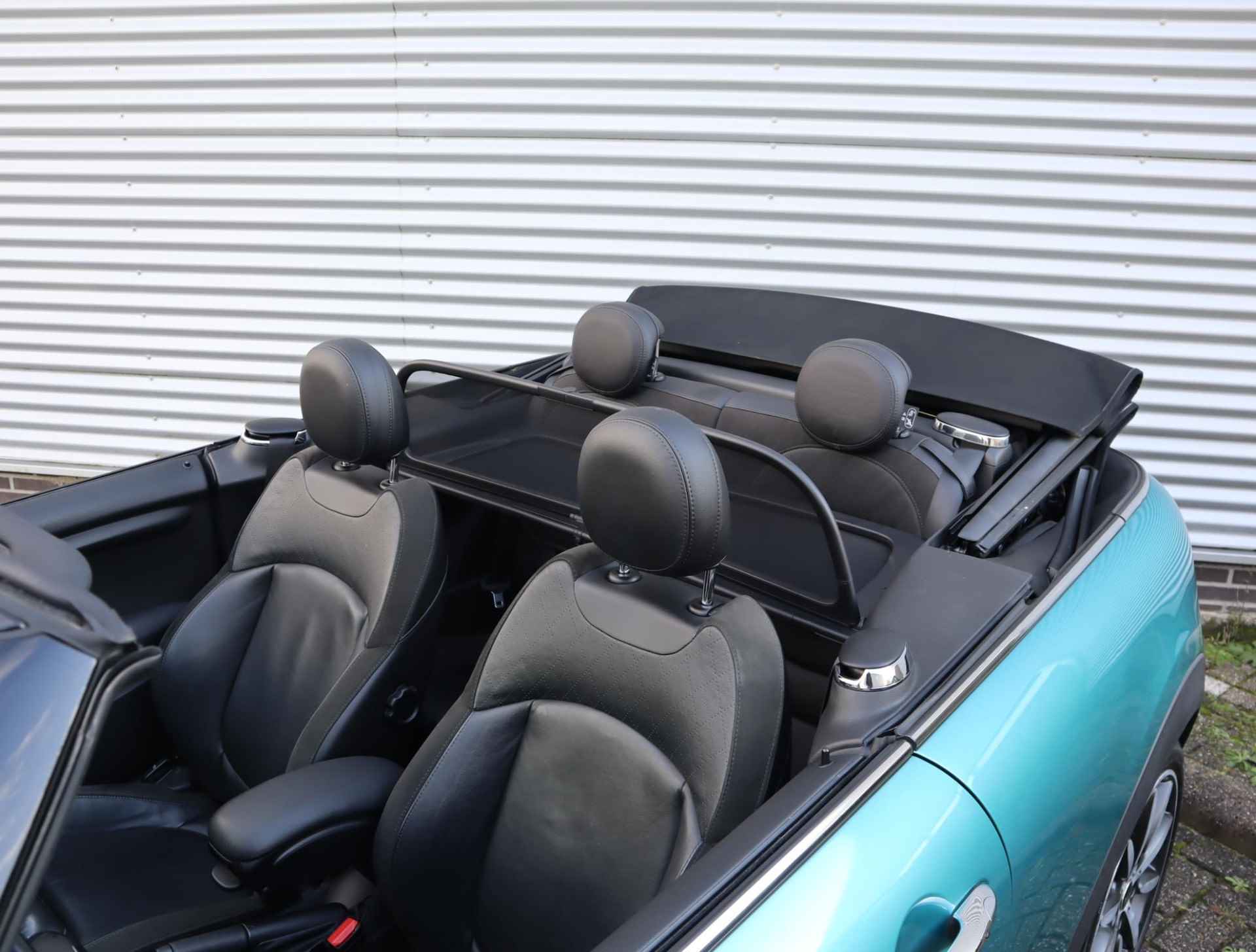 Mini Mini Cabrio 1.5 Cooper Chili Serious Business | Camera | Navigatie | Stoelverwarming | Climate Control | Cruise Control - 10/67