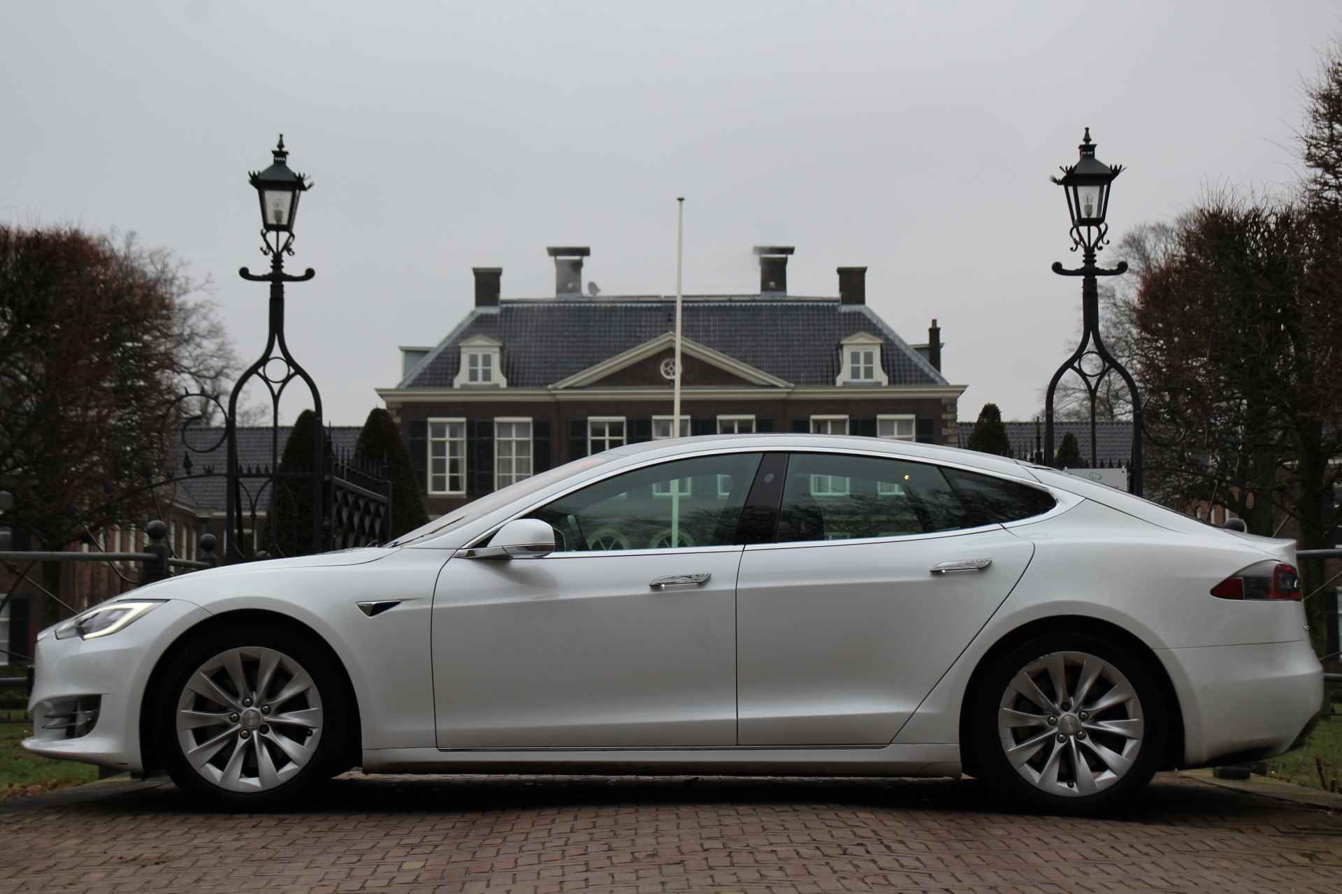 Tesla Model S 75 | INCL. BTW! | NL-AUTO! | 1E EIGENAAR! | PANODAK | AUTOPILOT | LUCHTVERING | LEDER/STOF | ZEER NETJES!! - 2/60