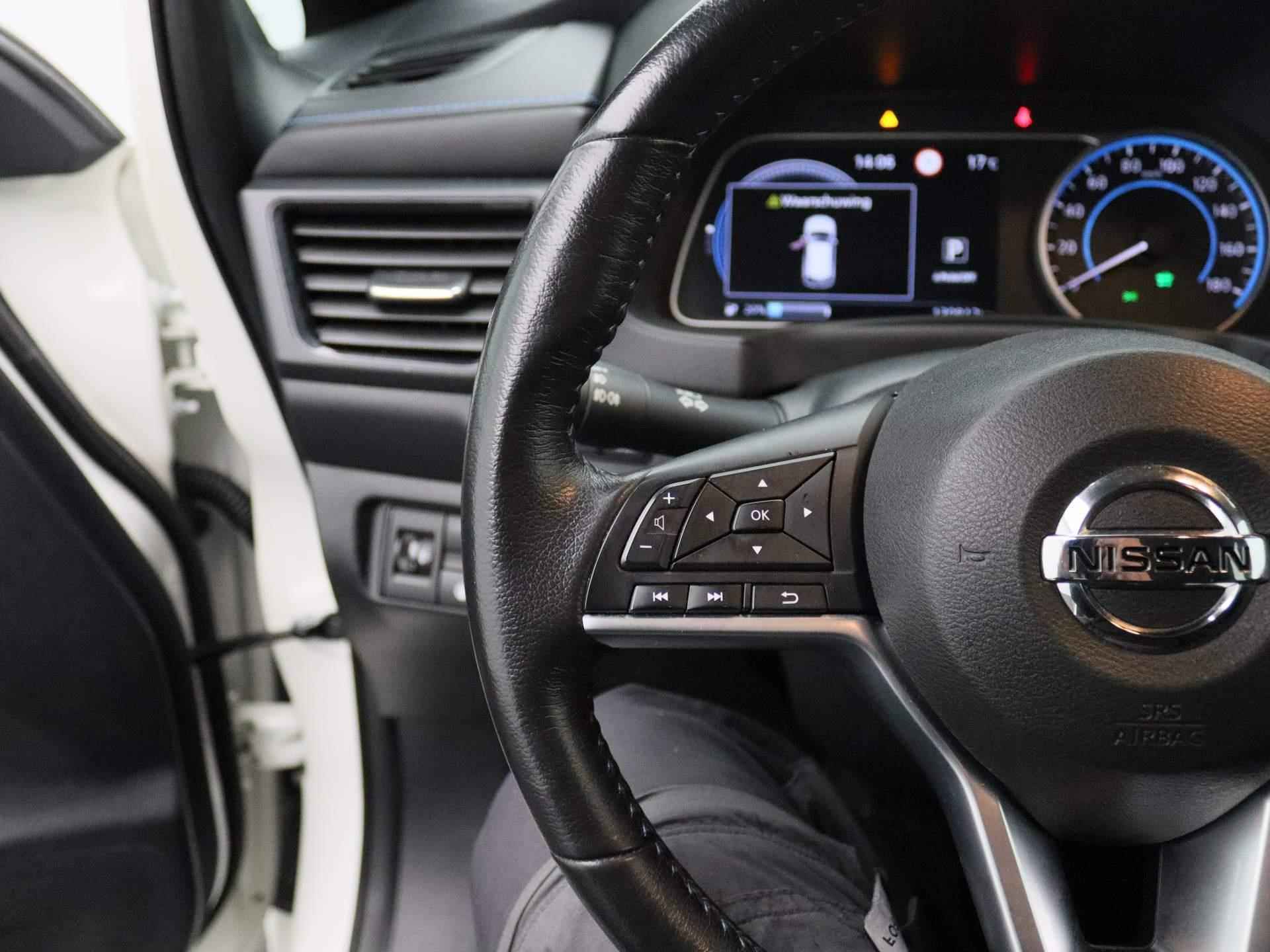 Nissan LEAF N-Connecta 40 kWh | Navigatie | Climate control | Stoelverwarming | Camera's rondom+ sensoren | All-season banden - 19/28