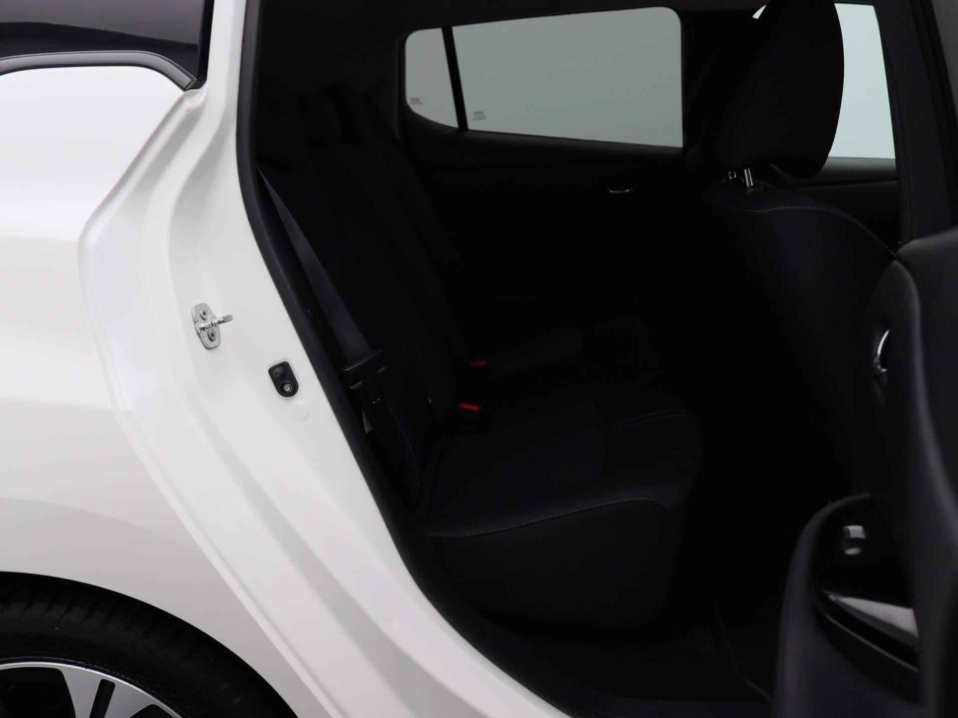 Nissan LEAF N-Connecta 40 kWh | Navigatie | Climate control | Stoelverwarming | Camera's rondom+ sensoren | All-season banden - 24/28