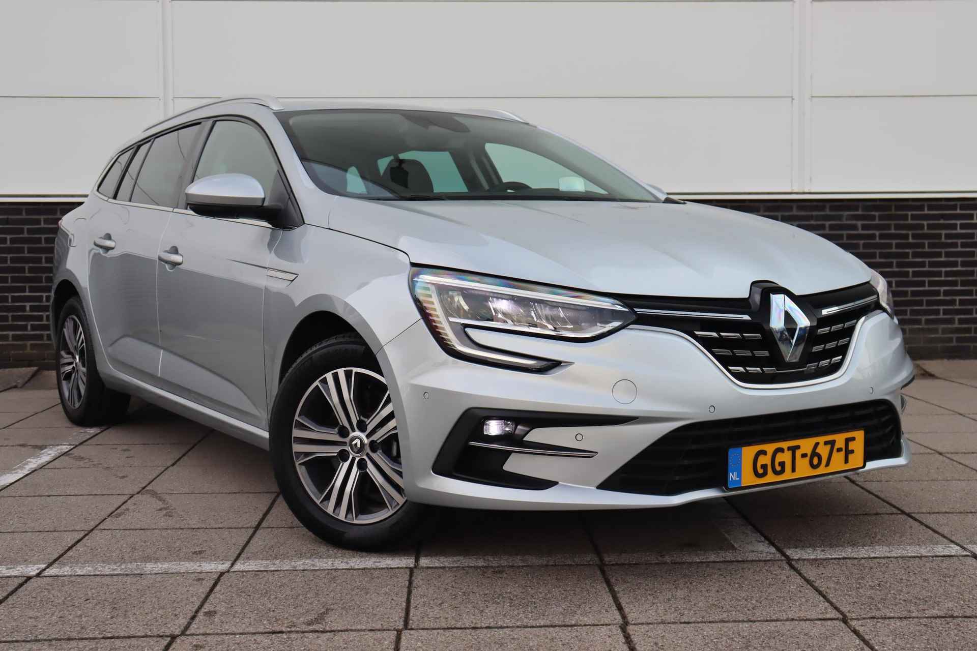 Renault Mégane Estate 1.6 E-Tech Plug-In Hybrid 160 Equilibre - 3/45